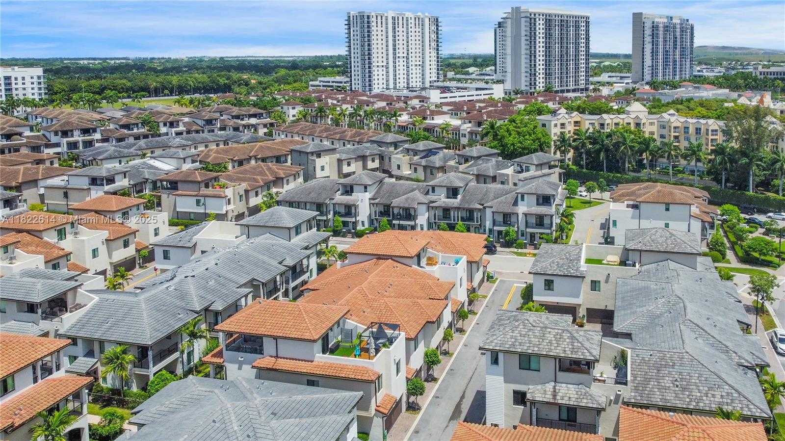 Small Image of 4809 NORTH WEST 83RD PKWY, Doral Number 36
