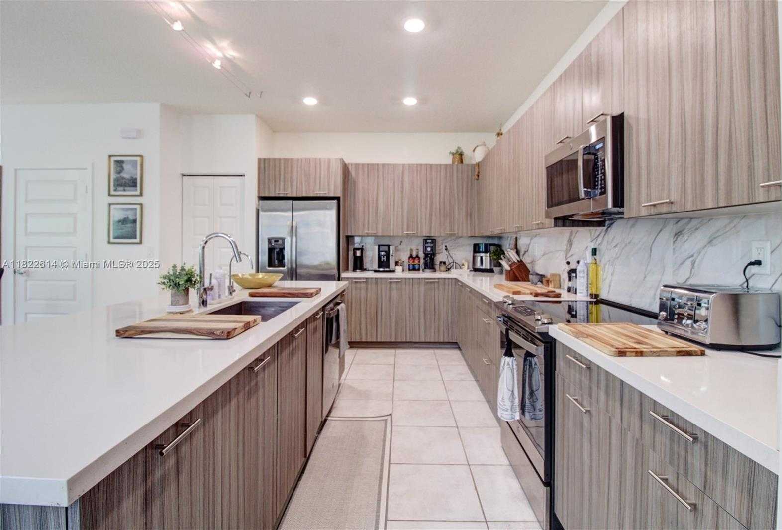 Small Image of 4809 NORTH WEST 83RD PKWY, Doral Number 8