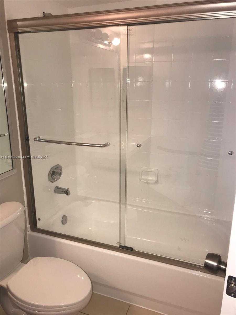 Small Image of 7601 EAST TREASURE DR #2114, North Bay Village Number 10