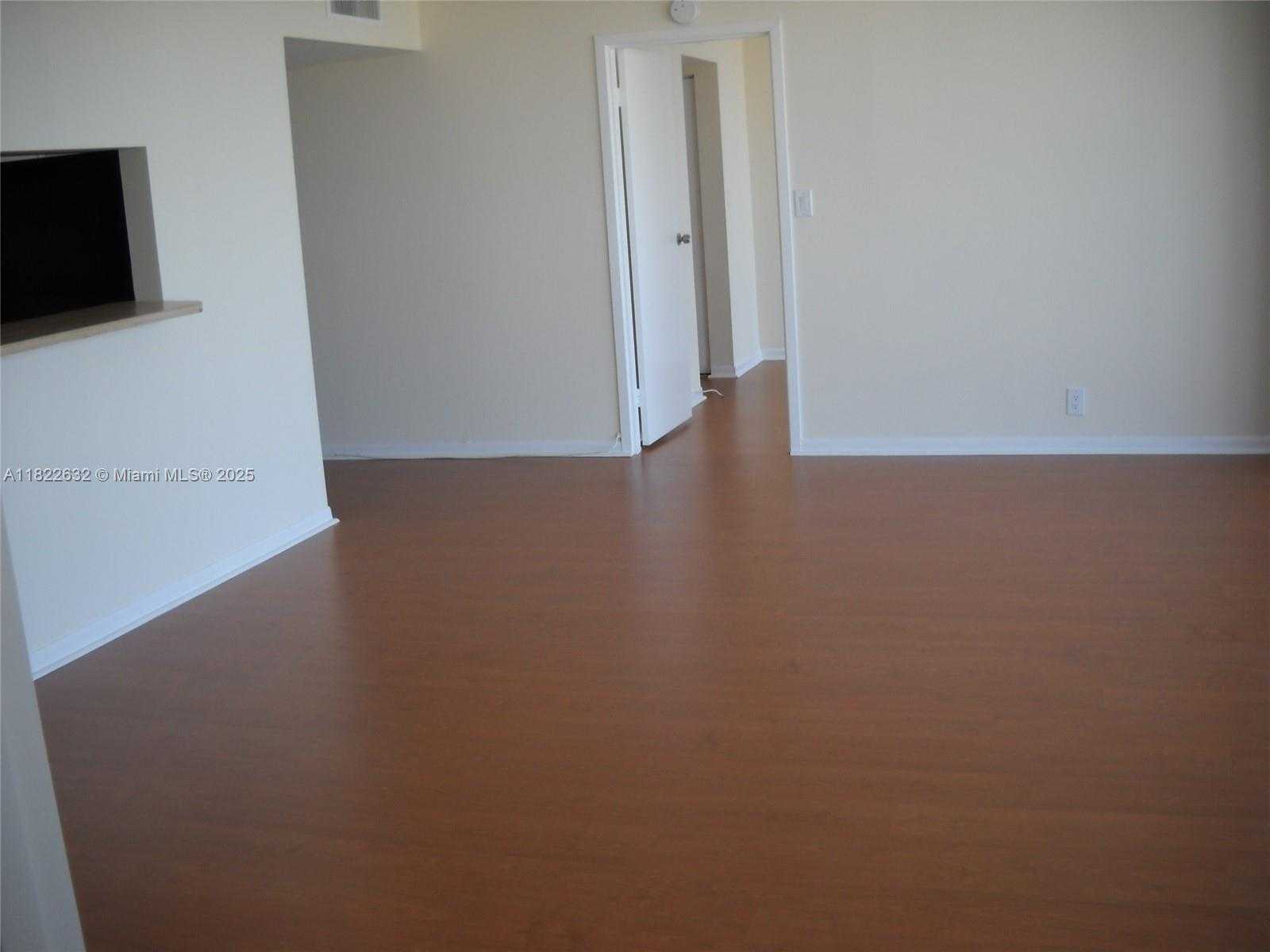 Small Image of 7601 EAST TREASURE DR #2114, North Bay Village Number 4
