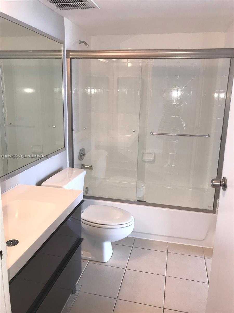 Small Image of 7601 EAST TREASURE DR #2114, North Bay Village Number 9