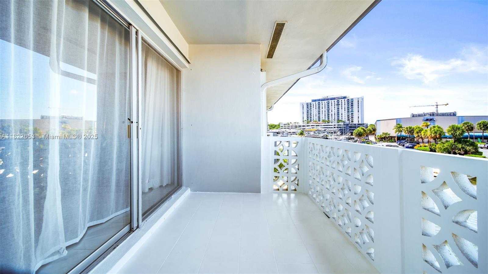 Small Image of 13105 IXORA CT #302, North Miami Number 15
