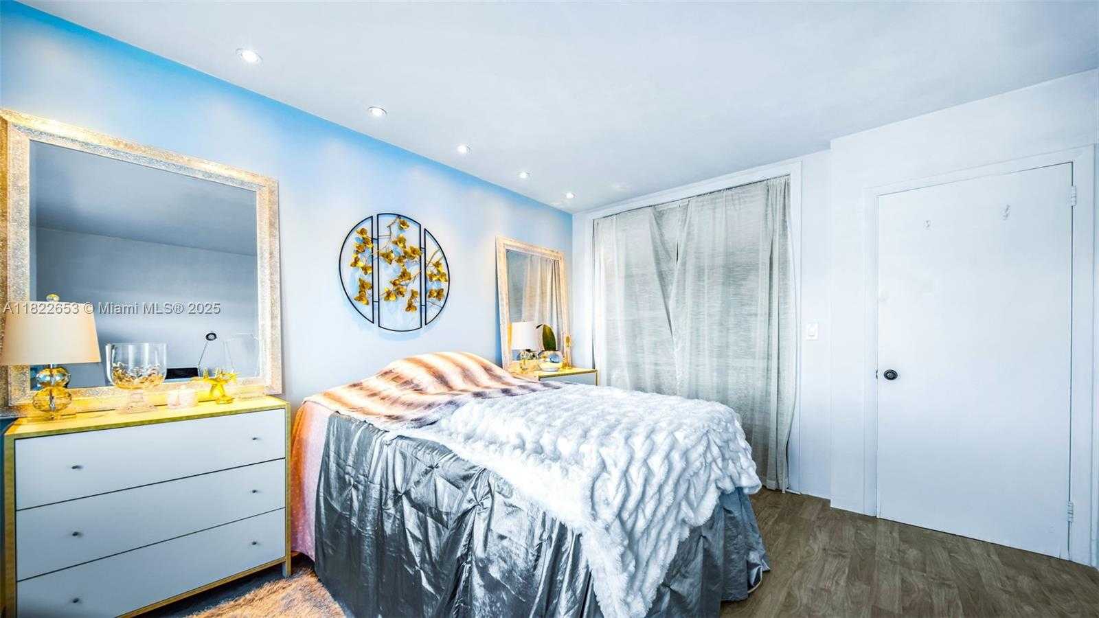 Small Image of 13105 IXORA CT #302, North Miami Number 20