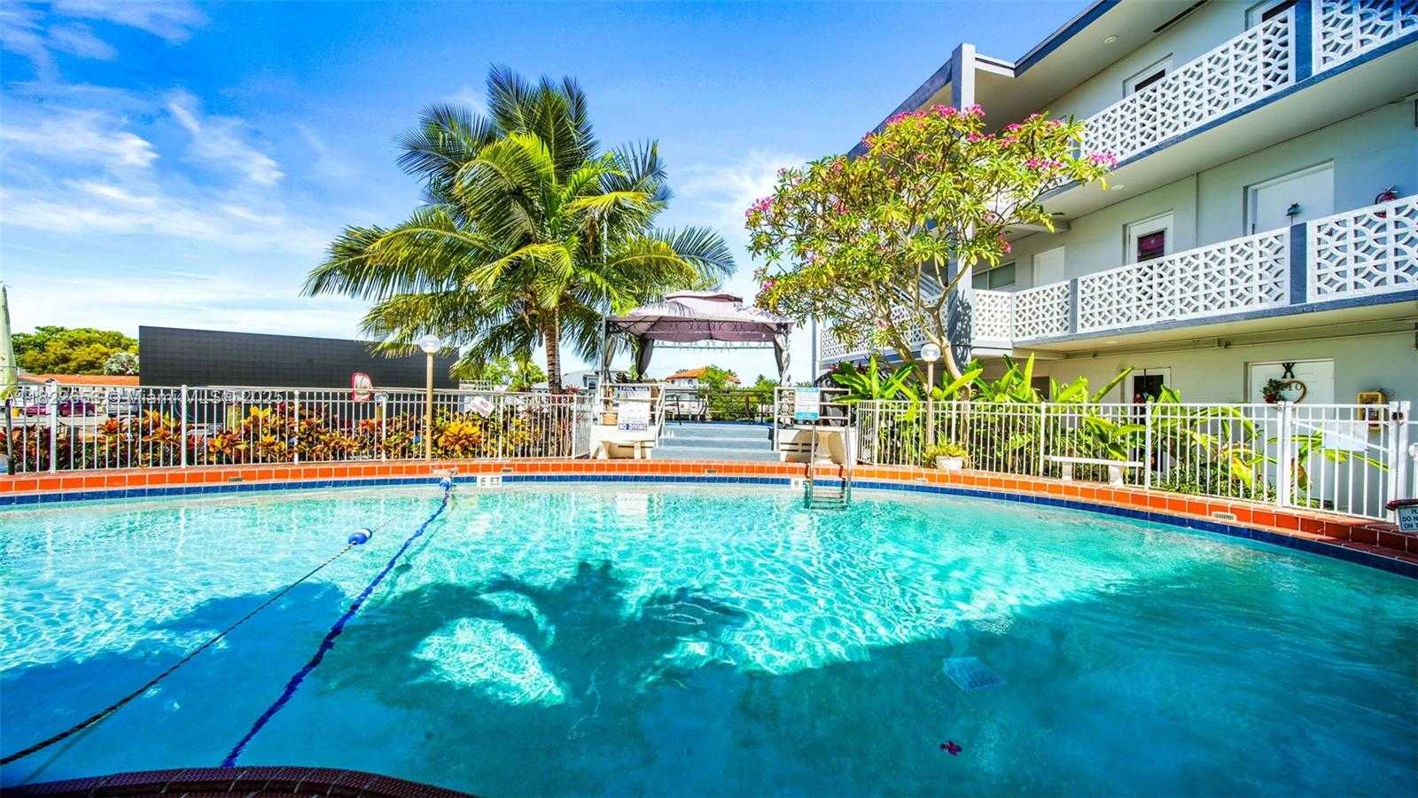 Small Image of 13105 IXORA CT #302, North Miami Number 22