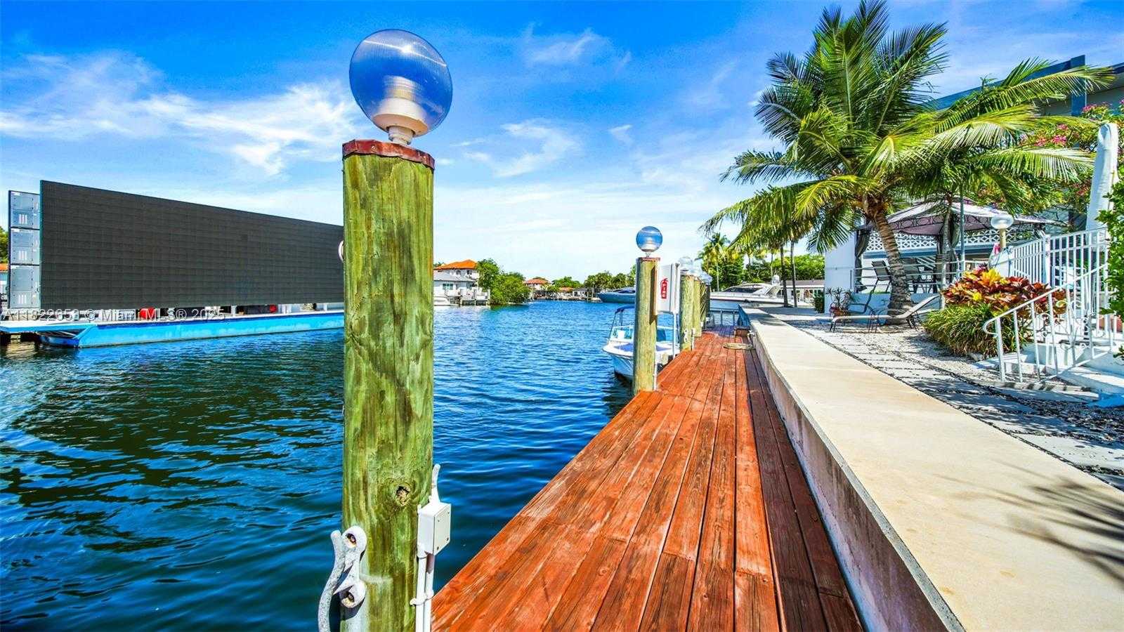 Small Image of 13105 IXORA CT #302, North Miami Number 23