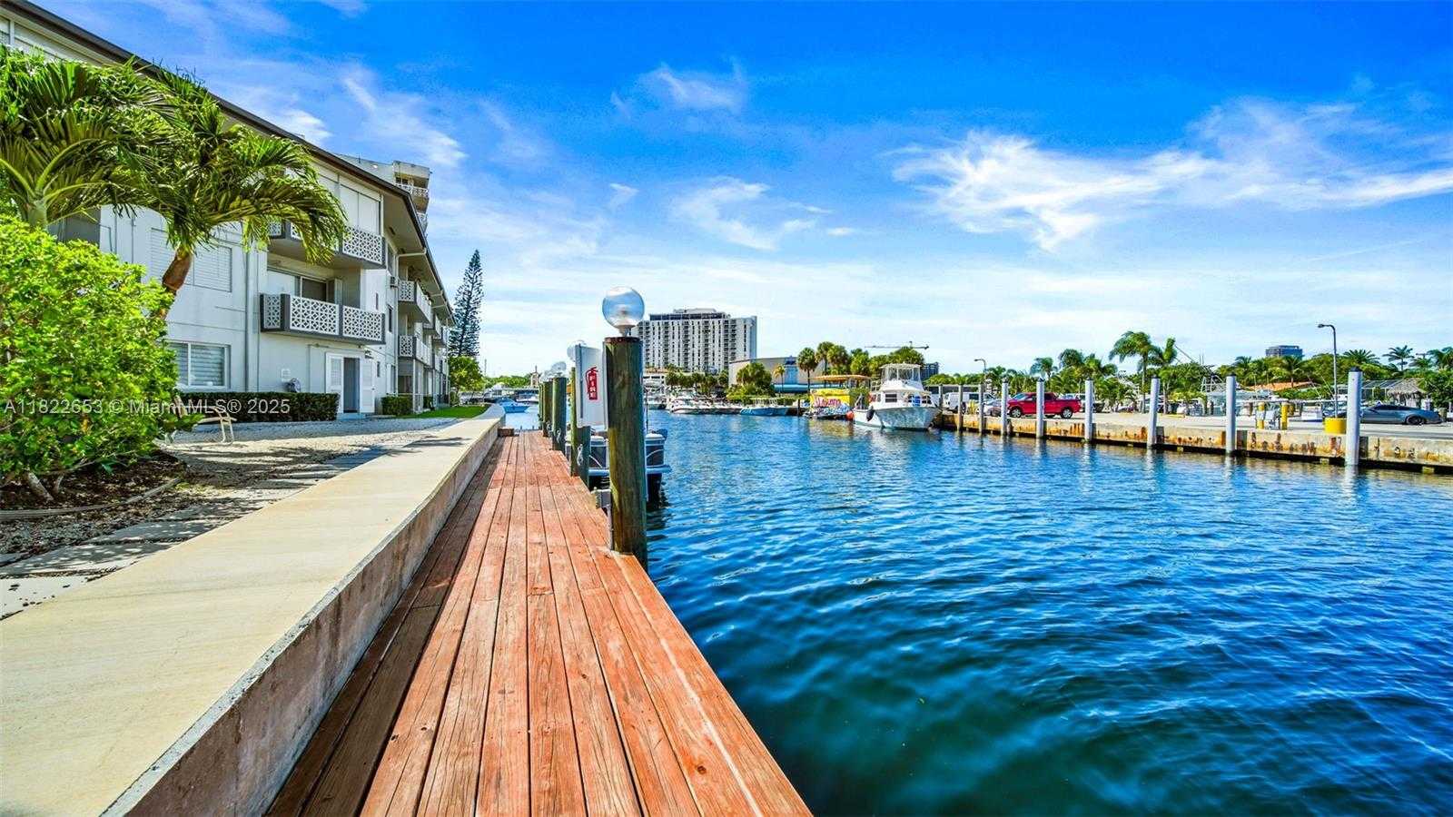 Small Image of 13105 IXORA CT #302, North Miami Number 24