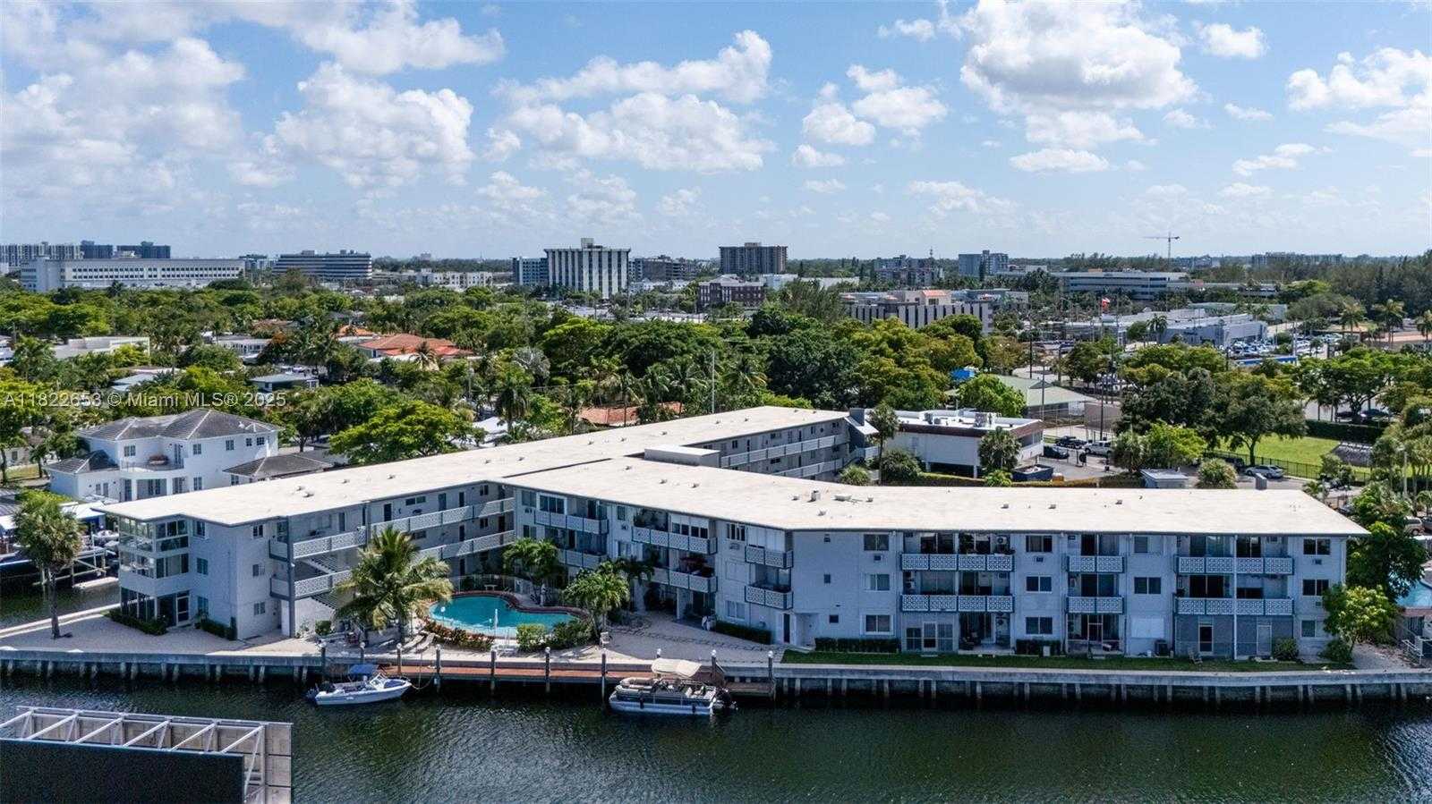 Small Image of 13105 IXORA CT #302, North Miami Number 25