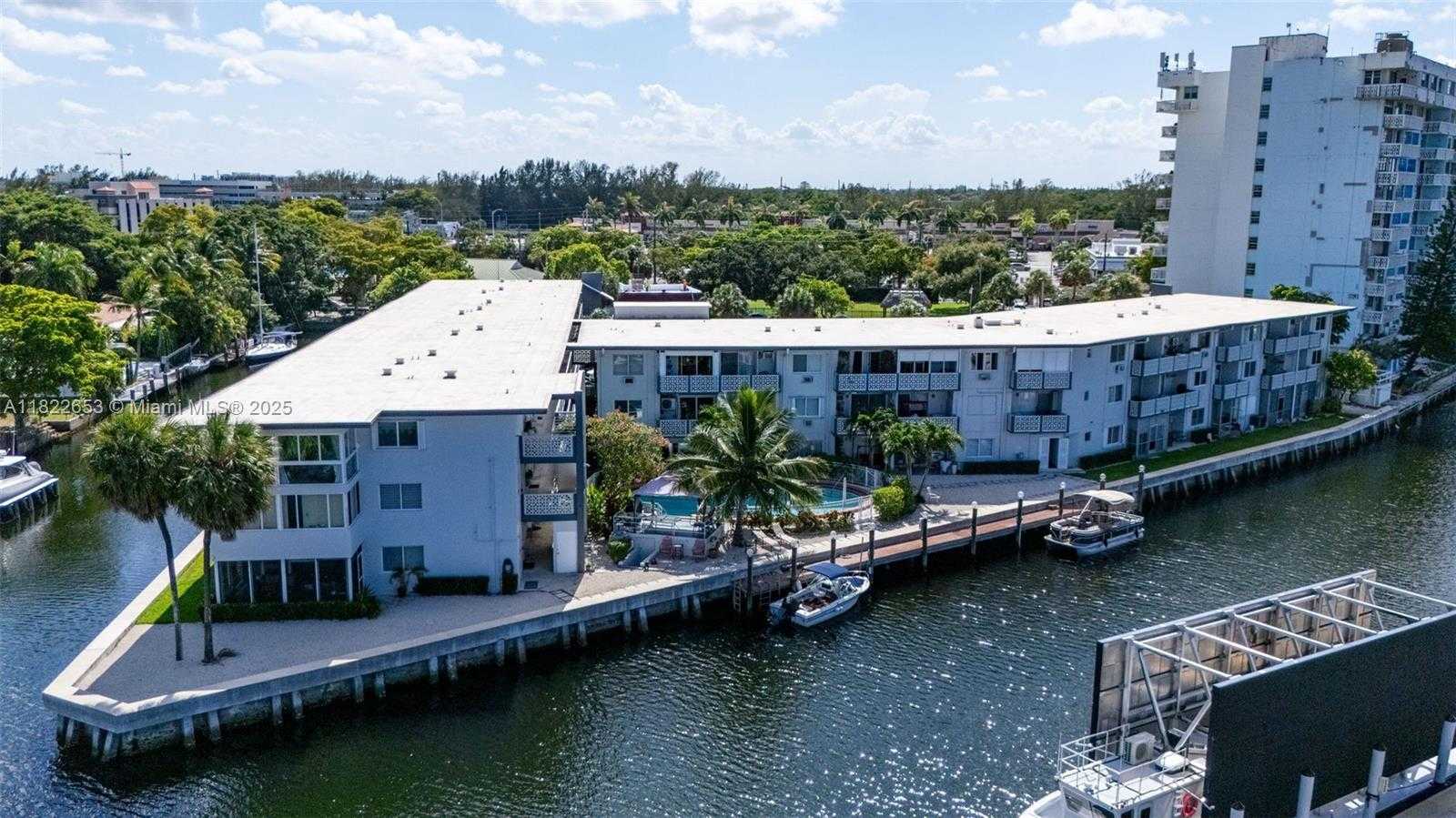 Small Image of 13105 IXORA CT #302, North Miami Number 26