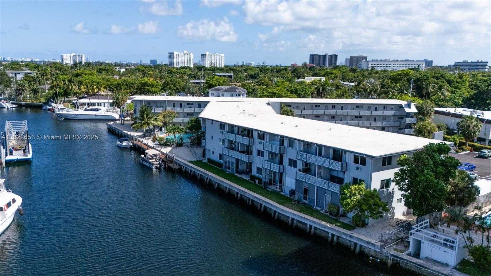 Small Image of 13105 IXORA CT #302, North Miami Number 27