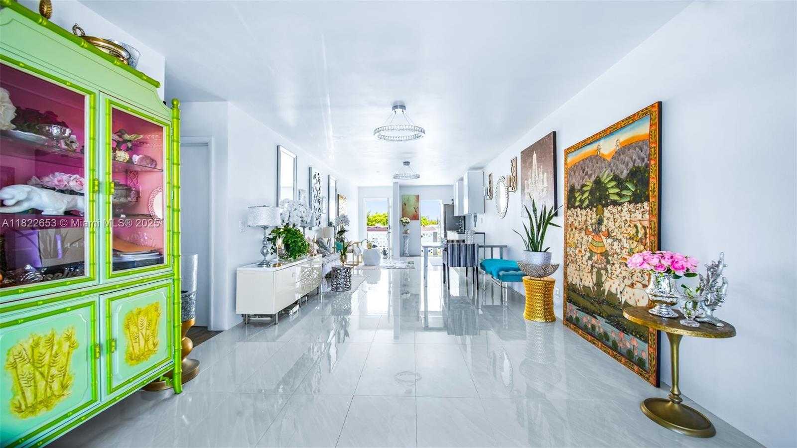 Small Image of 13105 IXORA CT #302, North Miami Number 4