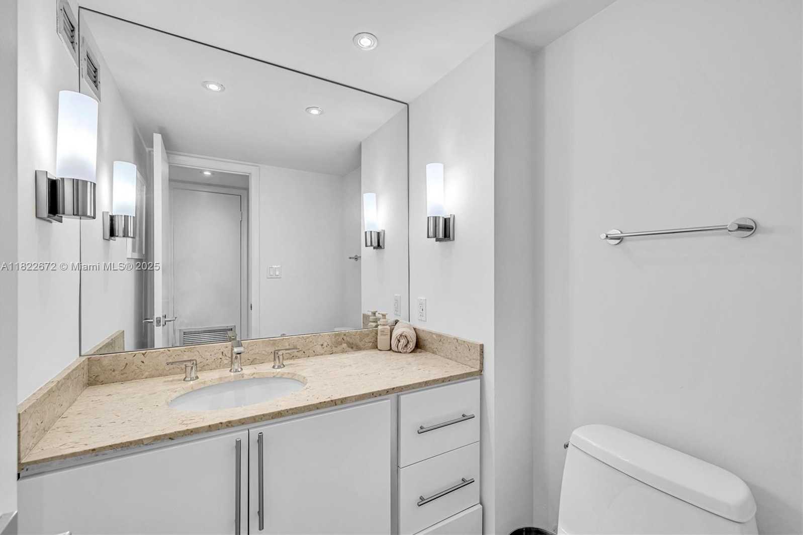 Small Image of 11 ISLAND AVE #1103, Miami Beach Number 14