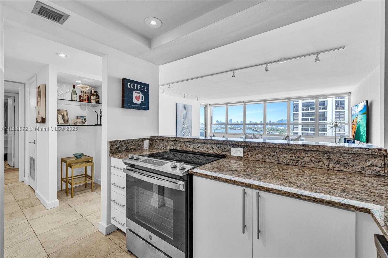 Small Image of 11 ISLAND AVE #1103, Miami Beach Number 3