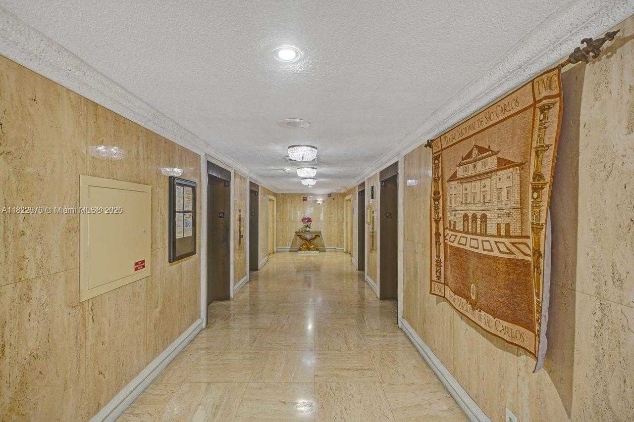 Imagen de Pequeño Objeto