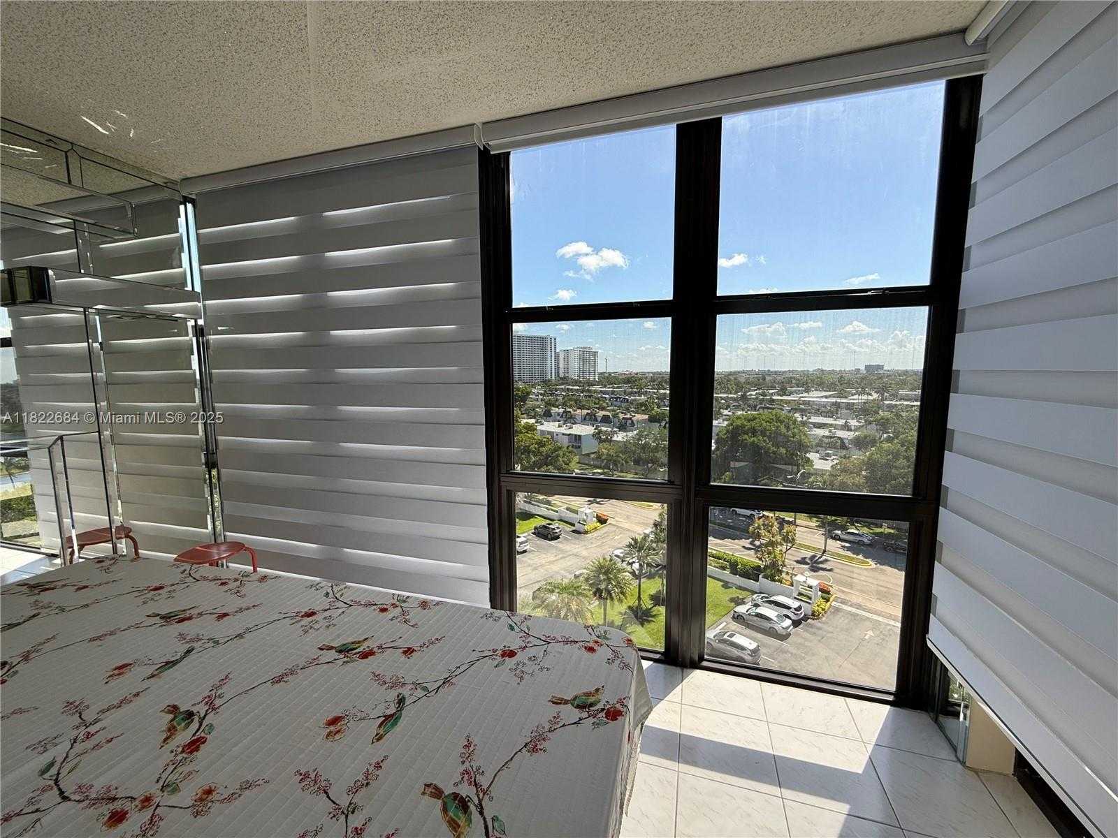Small Image of 1000 PARKVIEW DR #905, Hallandale Beach Number 6