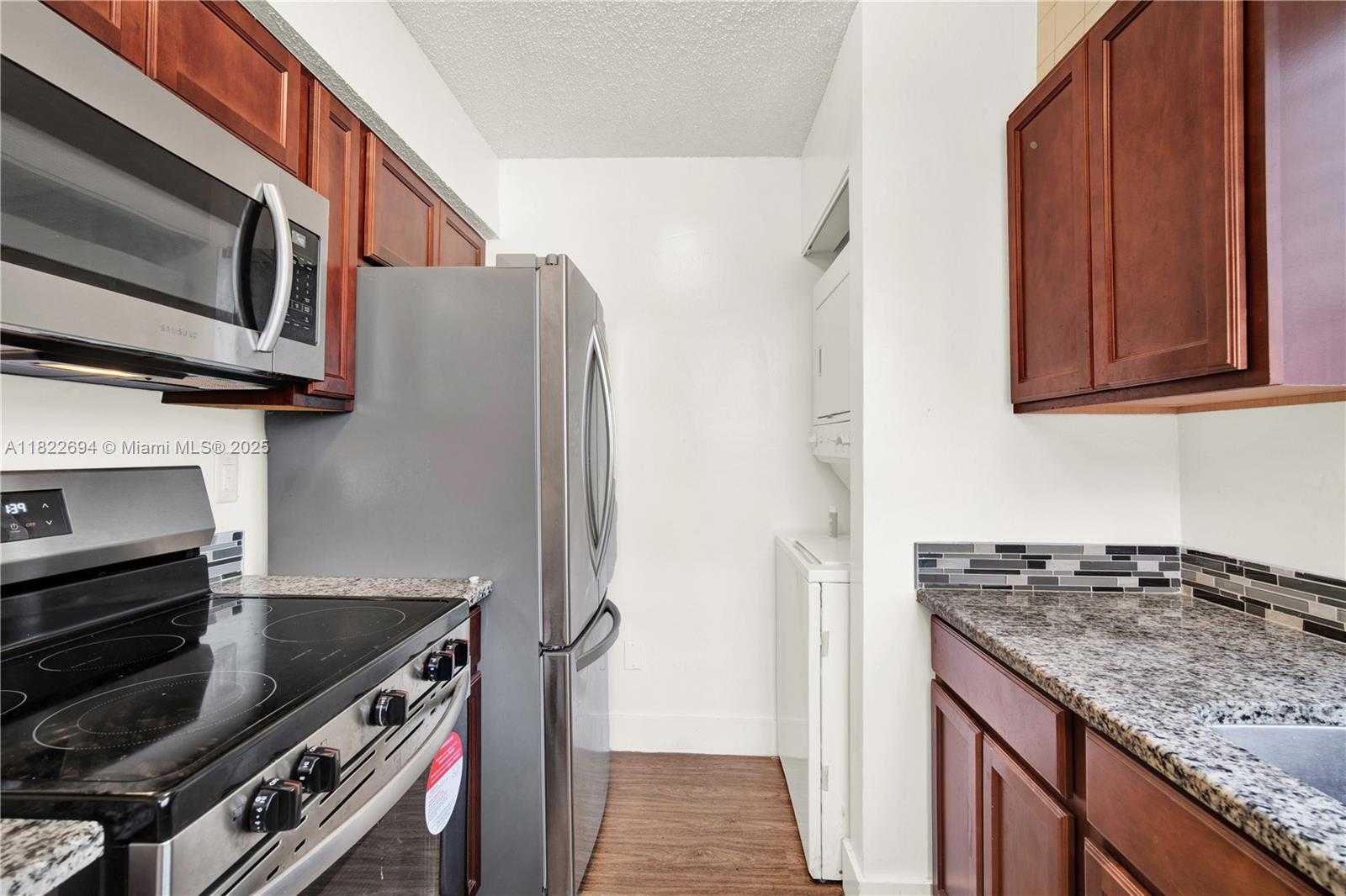 Small Image of 1150 NORTH LIBERTY AVE #1150G, Homestead Number 5