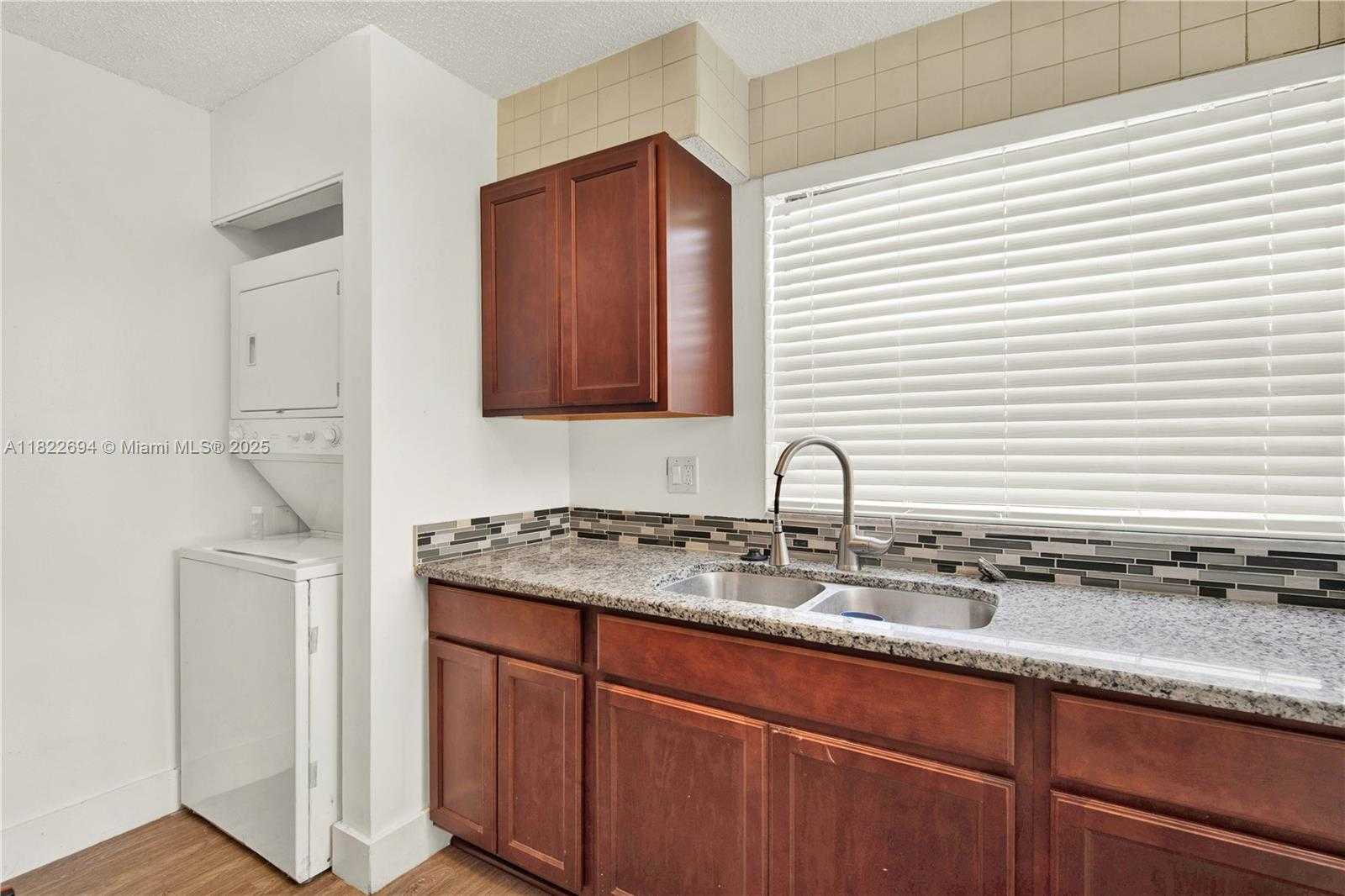 Small Image of 1150 NORTH LIBERTY AVE #1150G, Homestead Number 6