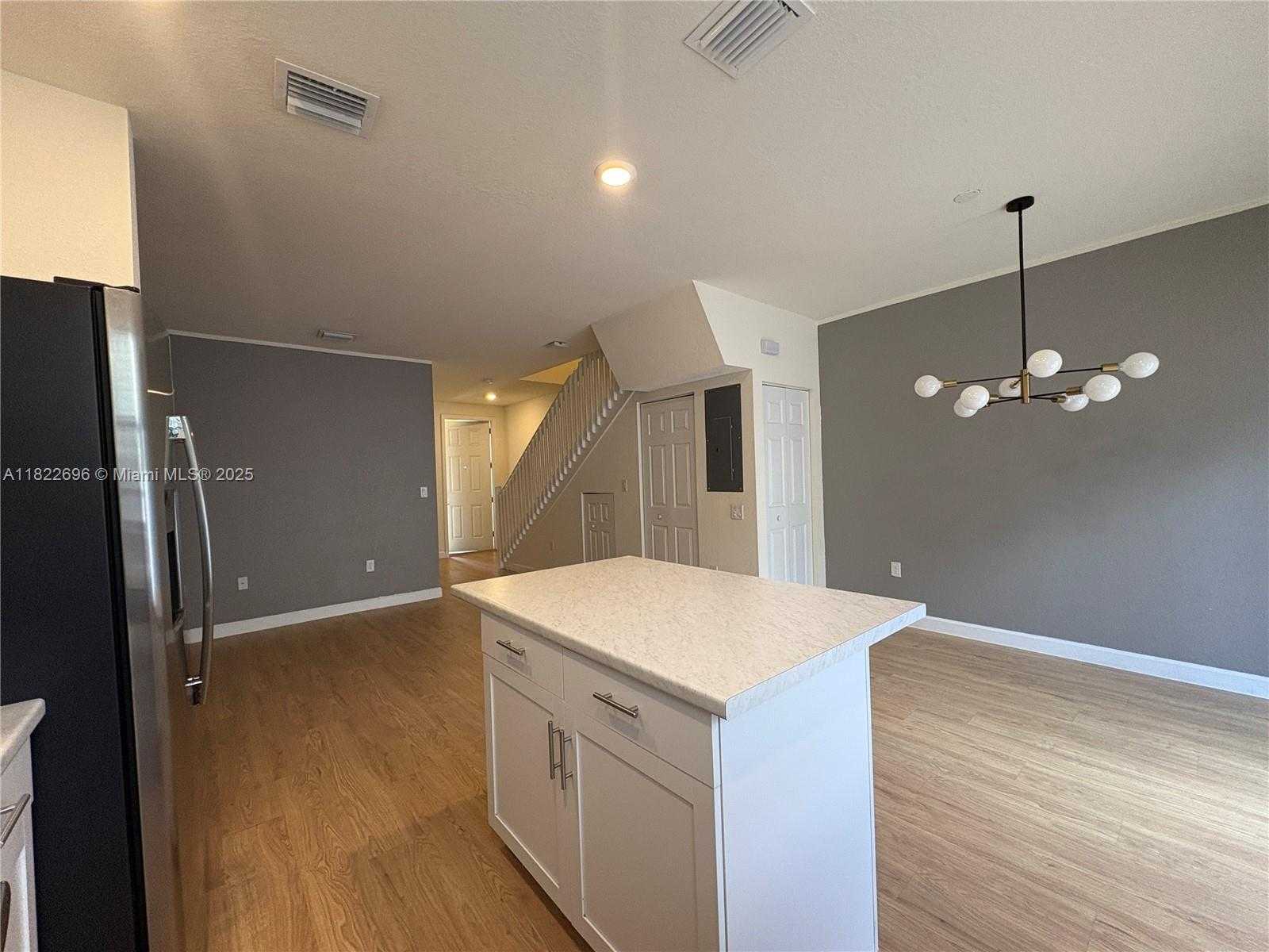 Small Image of 10586 WEST 33RD CT #10586, Hialeah Number 10