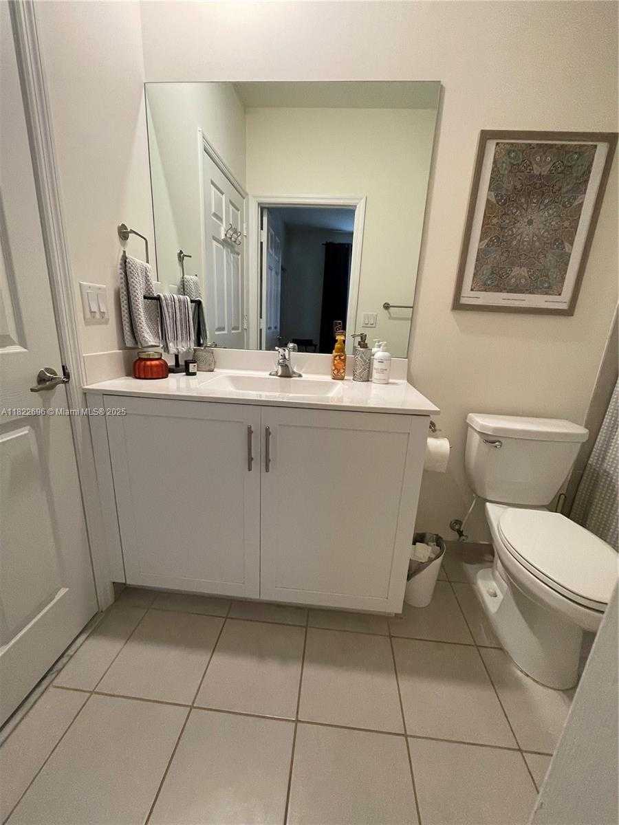Small Image of 10586 WEST 33RD CT #10586, Hialeah Number 17