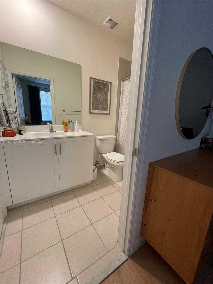 Small Image of 10586 WEST 33RD CT #10586, Hialeah Number 18