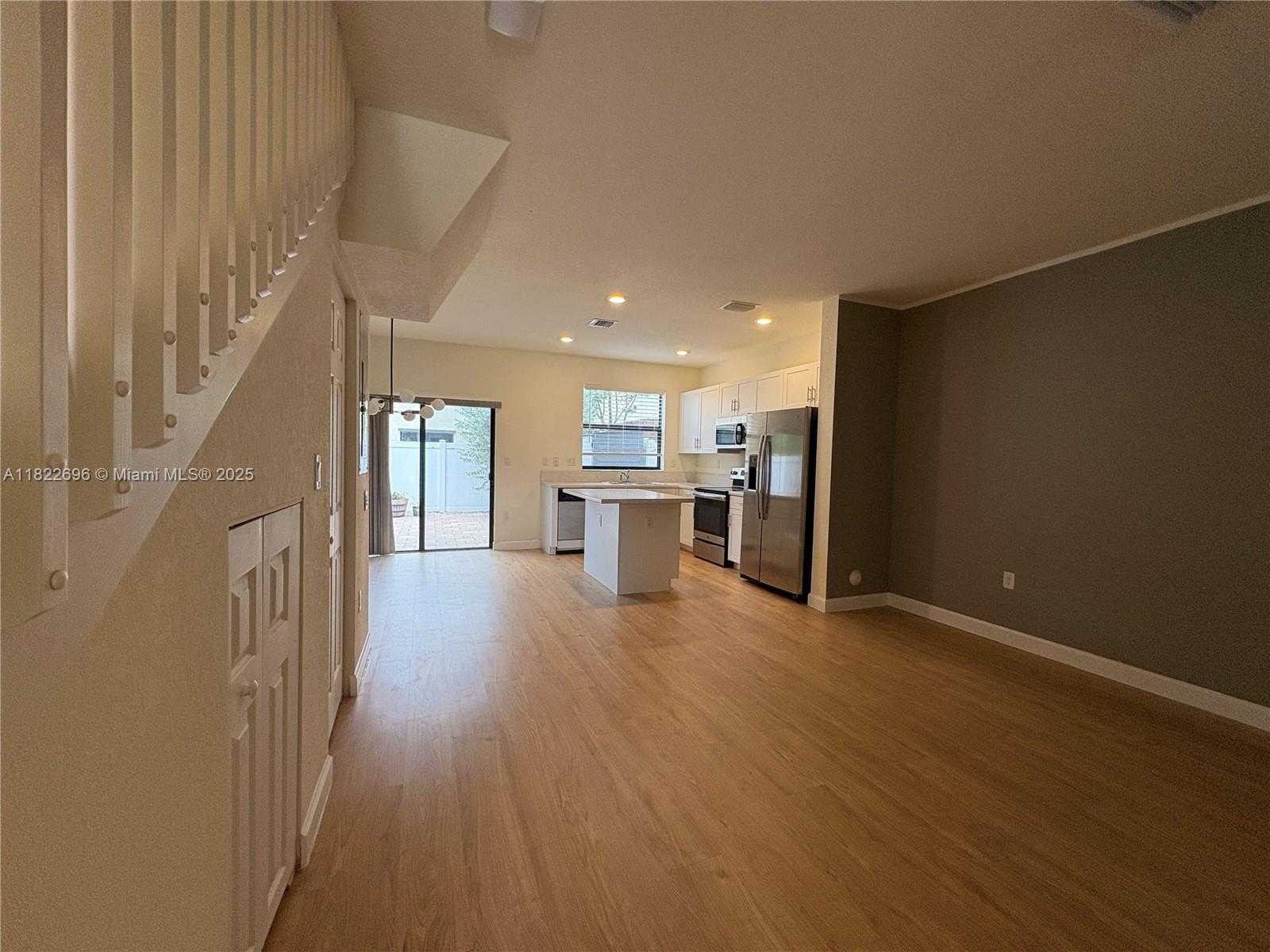 Small Image of 10586 WEST 33RD CT #10586, Hialeah Number 2