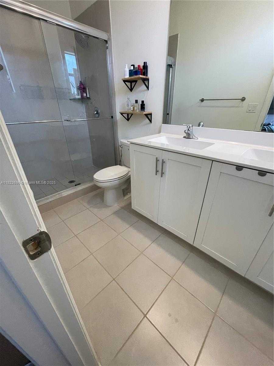Small Image of 10586 WEST 33RD CT #10586, Hialeah Number 22