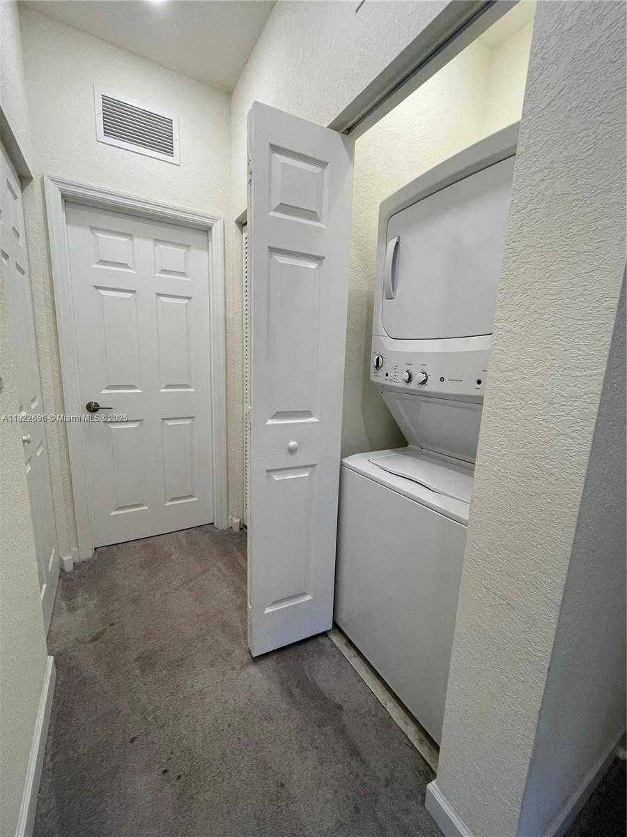 Small Image of 10586 WEST 33RD CT #10586, Hialeah Number 24