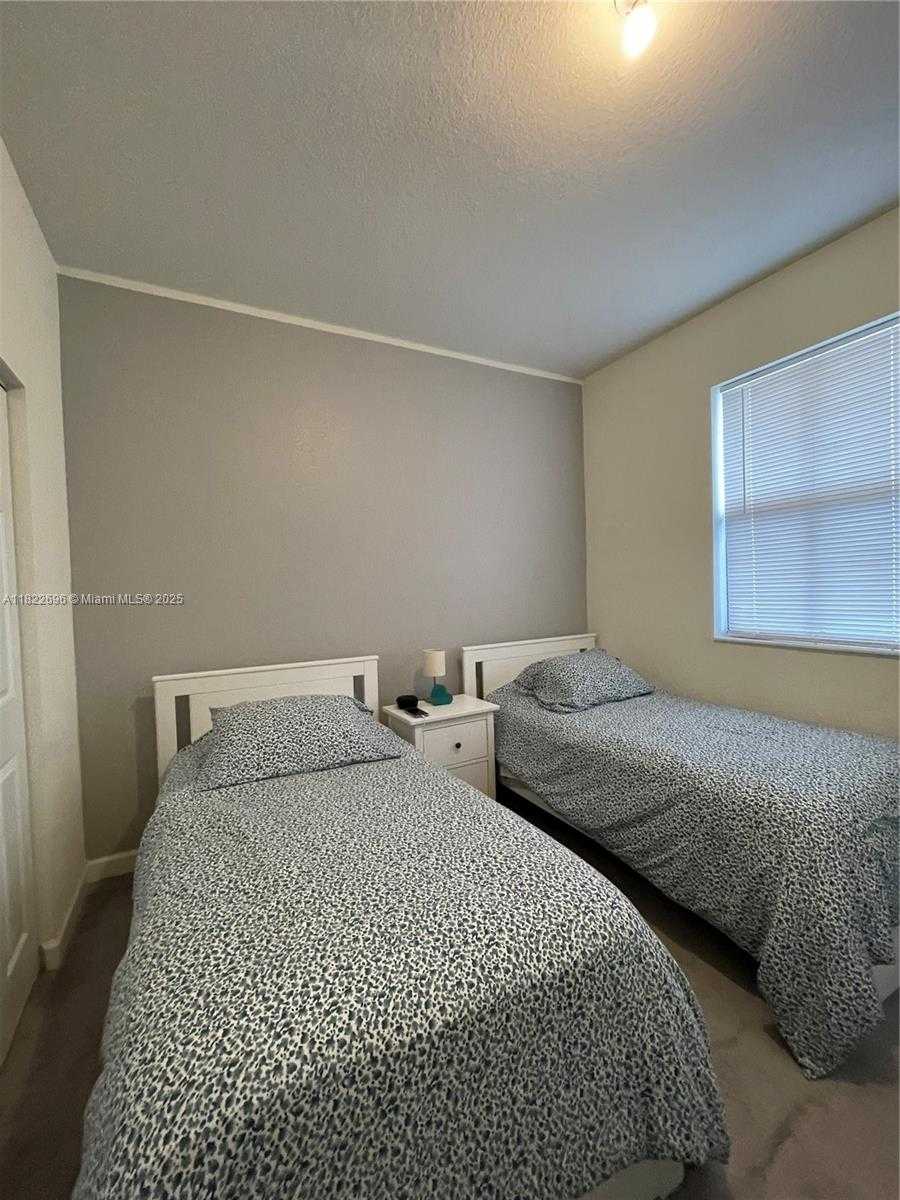 Small Image of 10586 WEST 33RD CT #10586, Hialeah Number 26