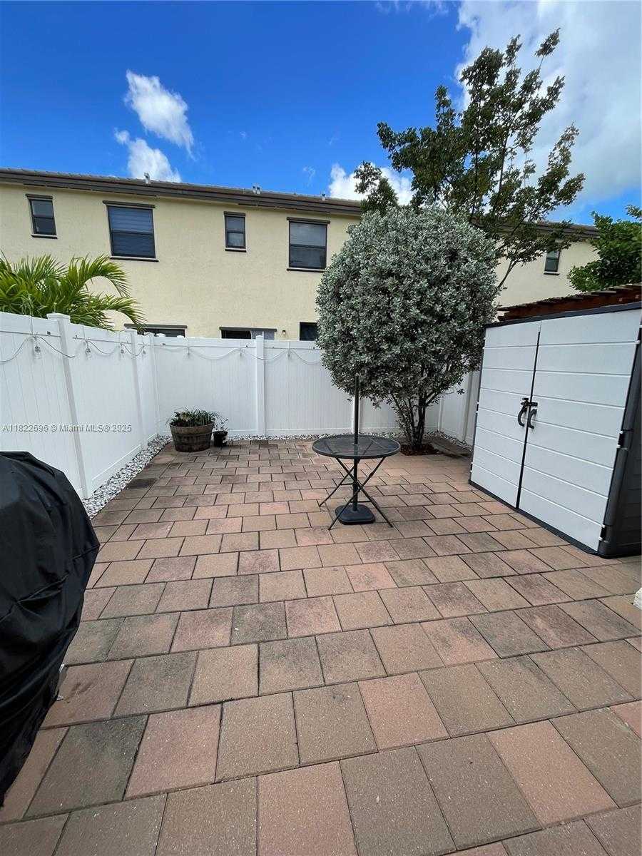 Small Image of 10586 WEST 33RD CT #10586, Hialeah Number 28