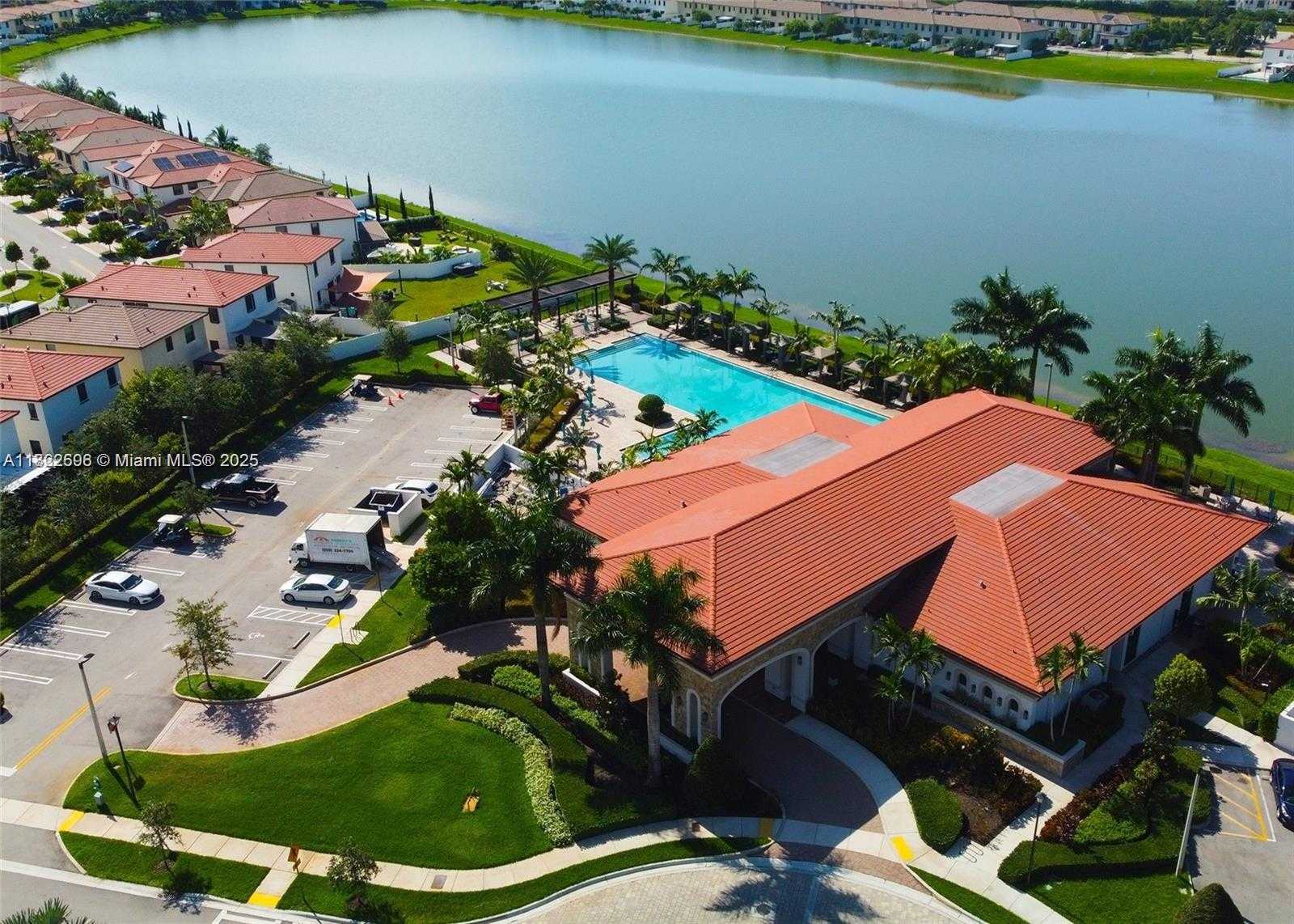 Small Image of 10586 WEST 33RD CT #10586, Hialeah Number 29