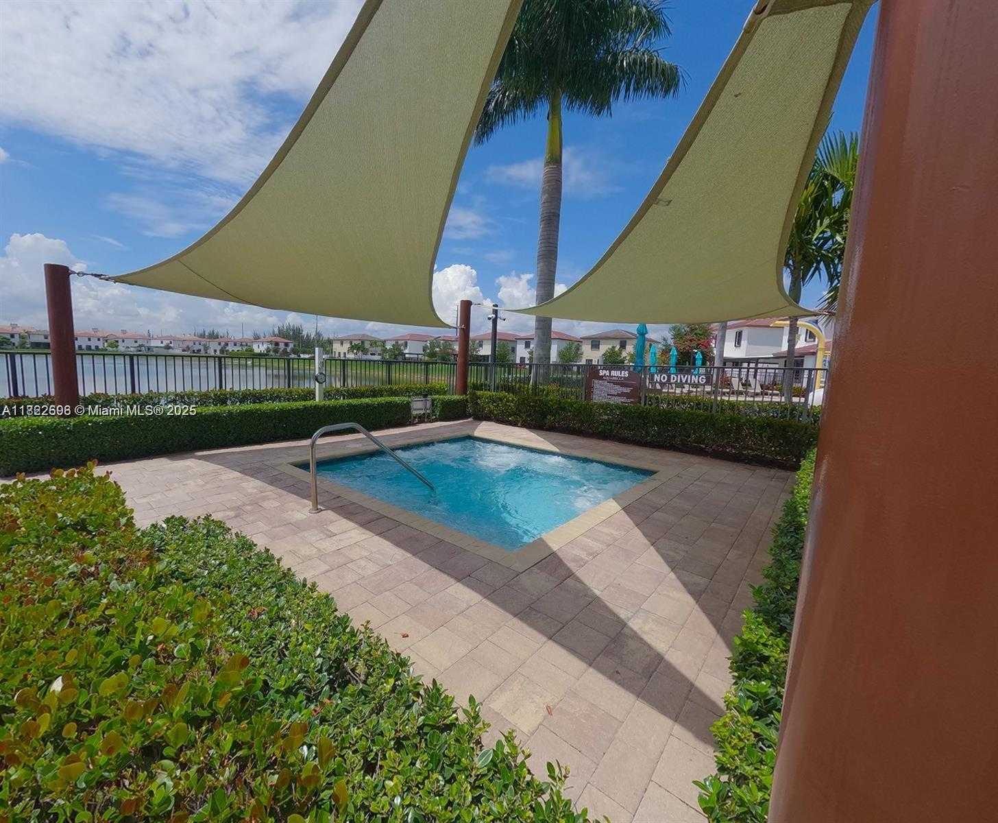 Small Image of 10586 WEST 33RD CT #10586, Hialeah Number 35