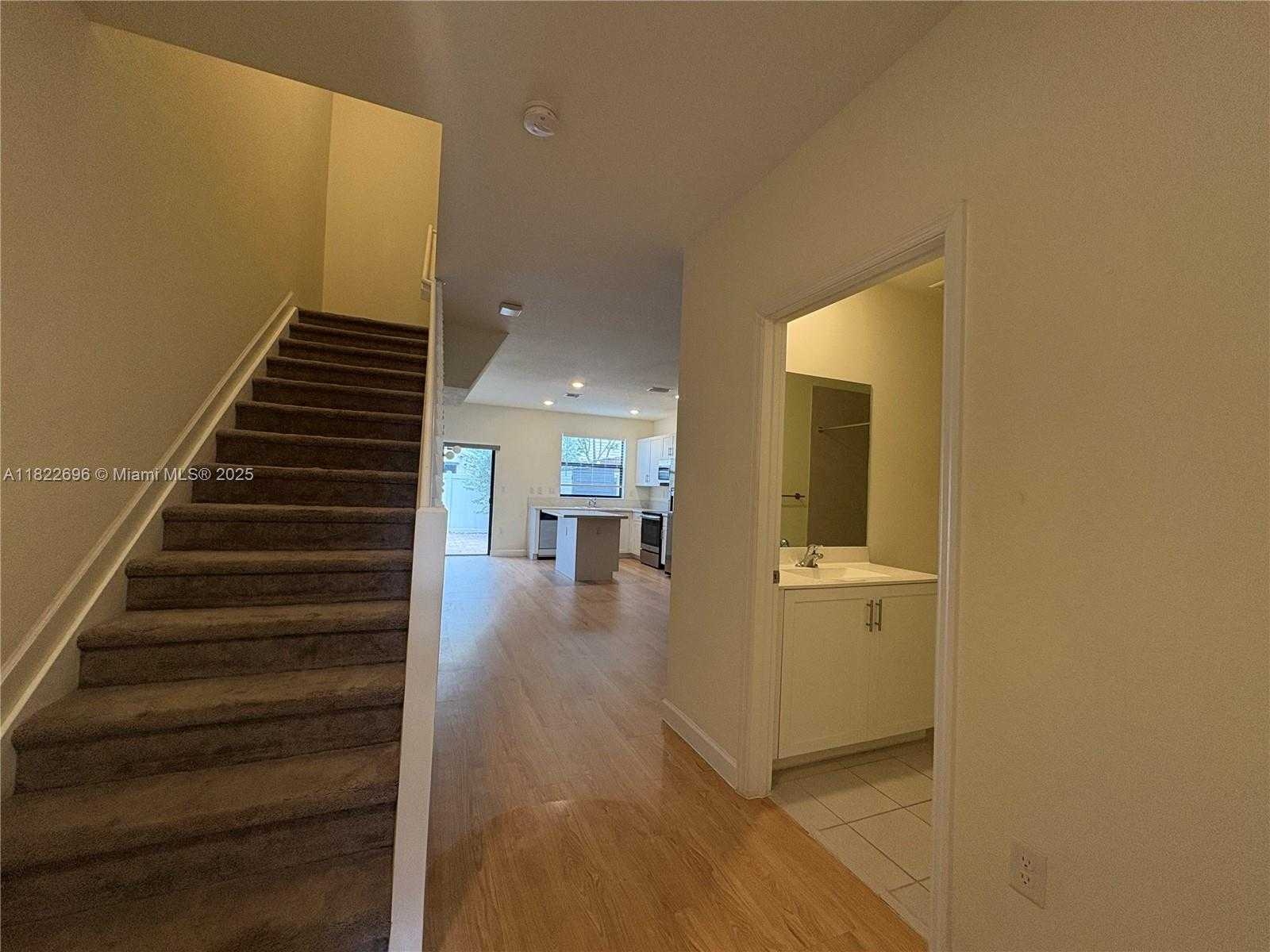 Small Image of 10586 WEST 33RD CT #10586, Hialeah Number 7