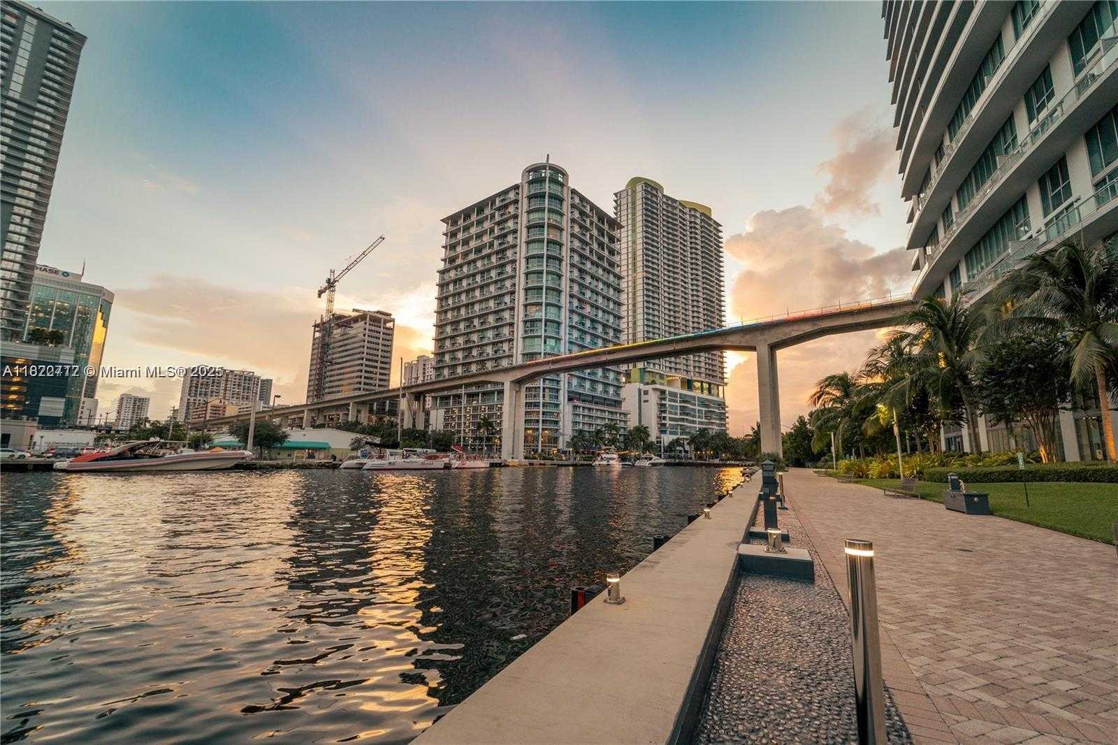Small Image of 90 SOUTH WEST 3RD ST #3010, Miami Number 20