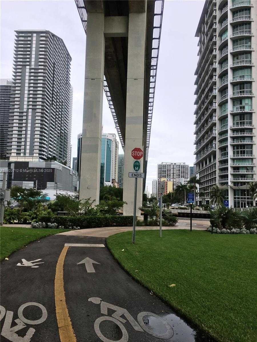 Small Image of 90 SOUTH WEST 3RD ST #3010, Miami Number 21