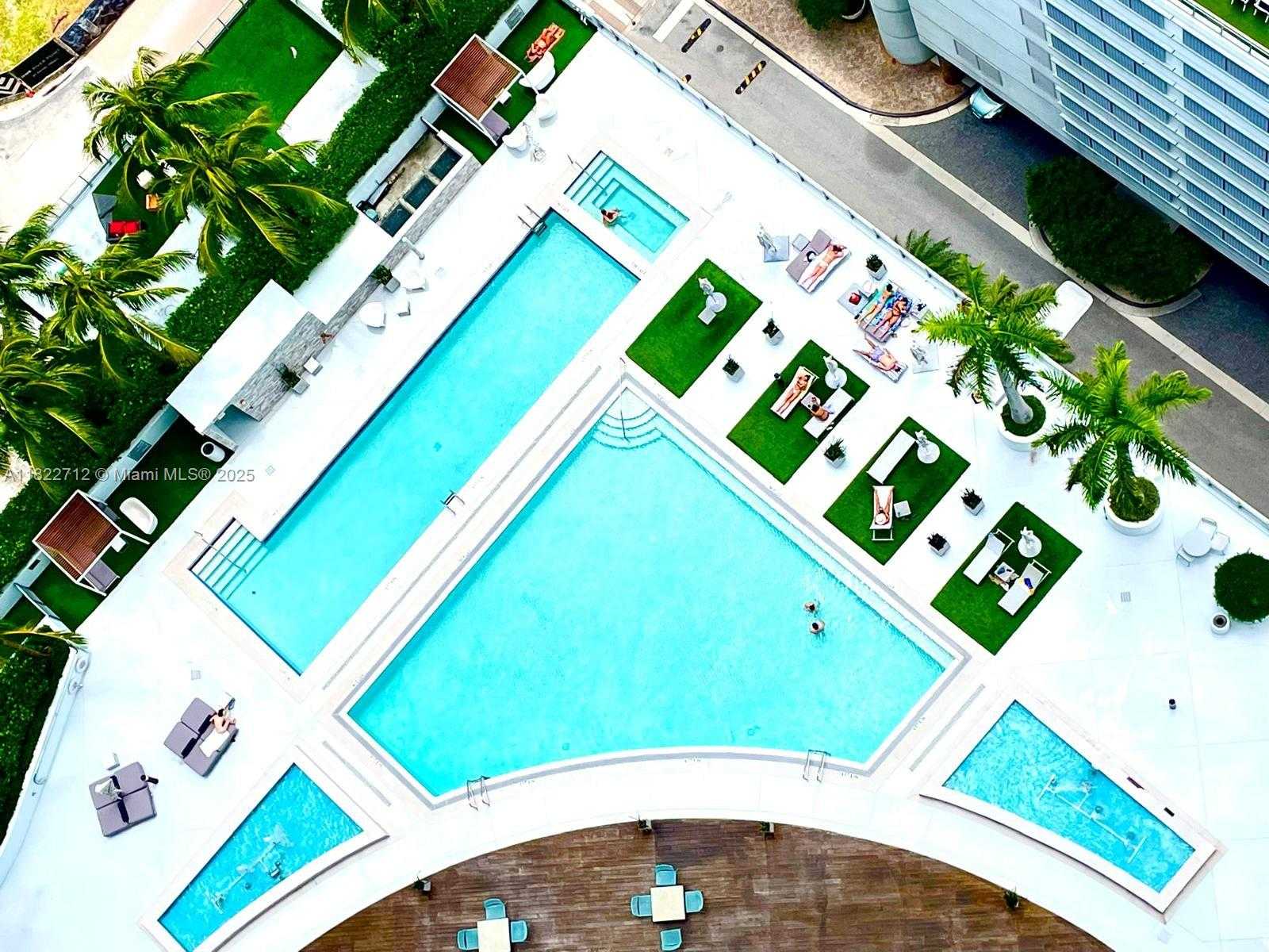 Small Image of 90 SOUTH WEST 3RD ST #3010, Miami Number 34