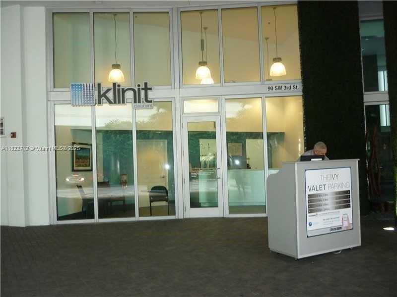 Small Image of 90 SOUTH WEST 3RD ST #3010, Miami Number 41