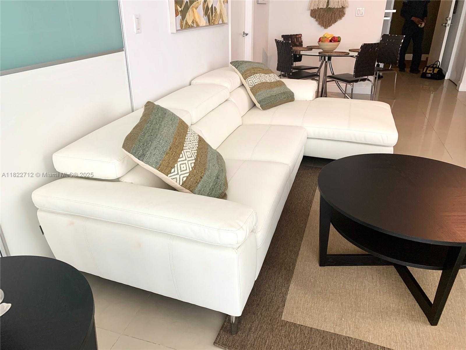 Small Image of 90 SOUTH WEST 3RD ST #3010, Miami Number 8