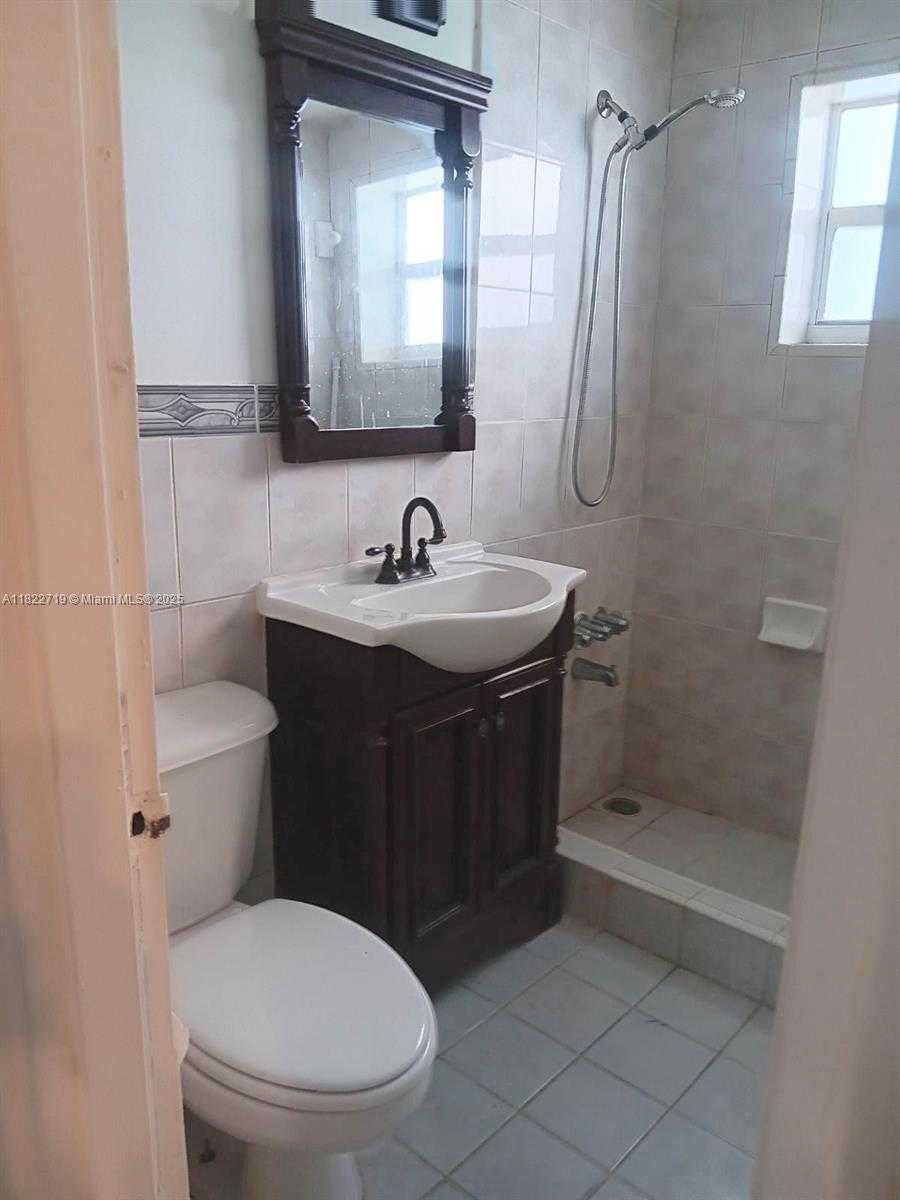 Small Image of 315 VAN BUREN ST #102B, Hollywood Number 9