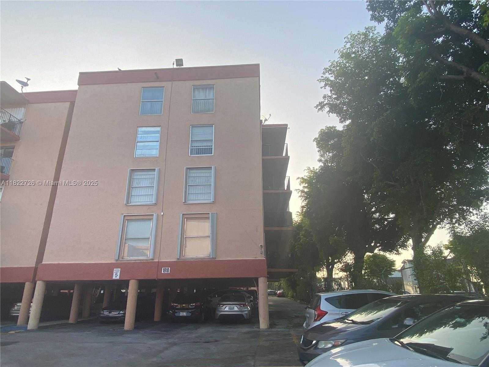 Small Image of Hialeah Number 19