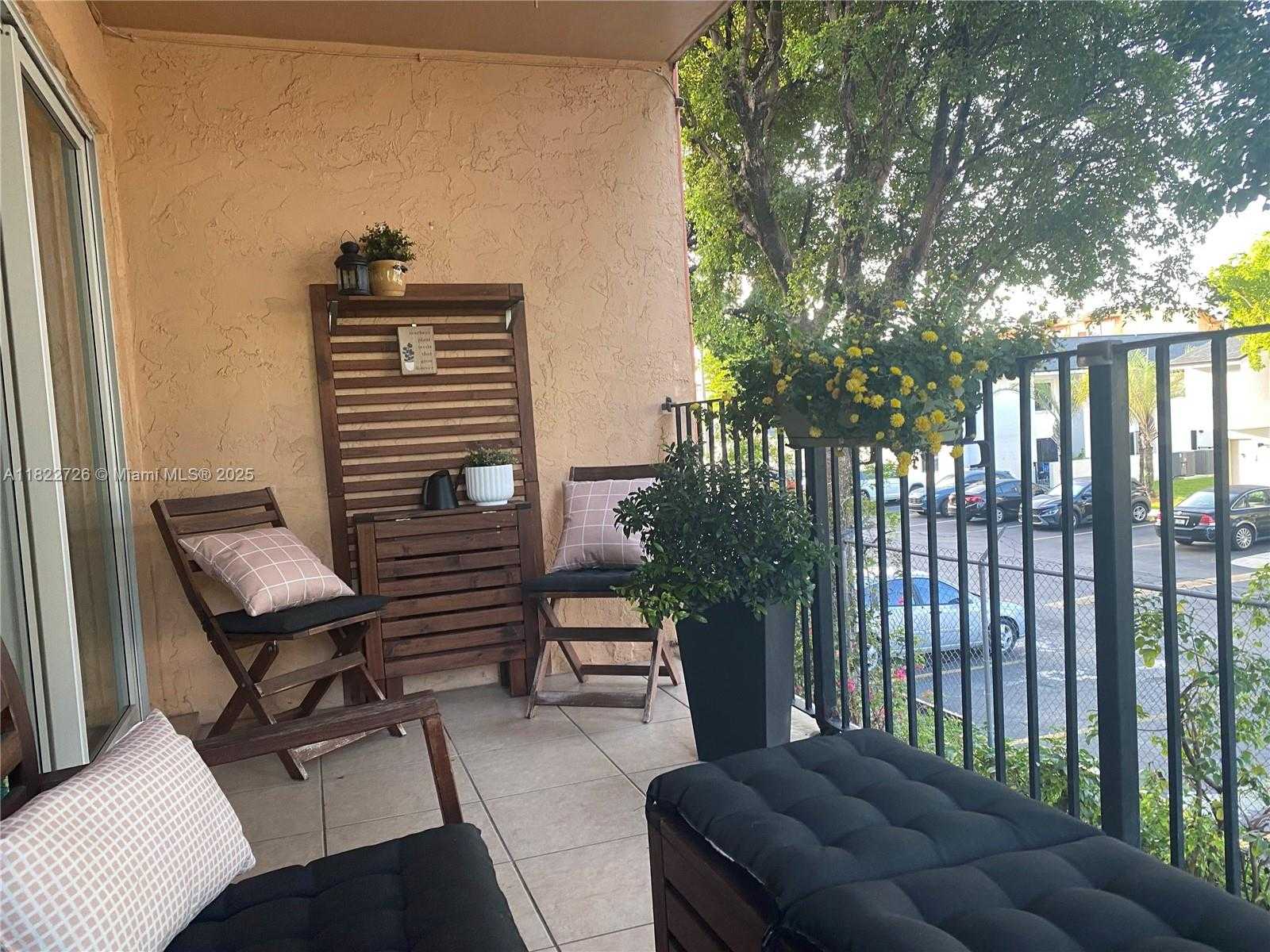 Small Image of Hialeah Number 7