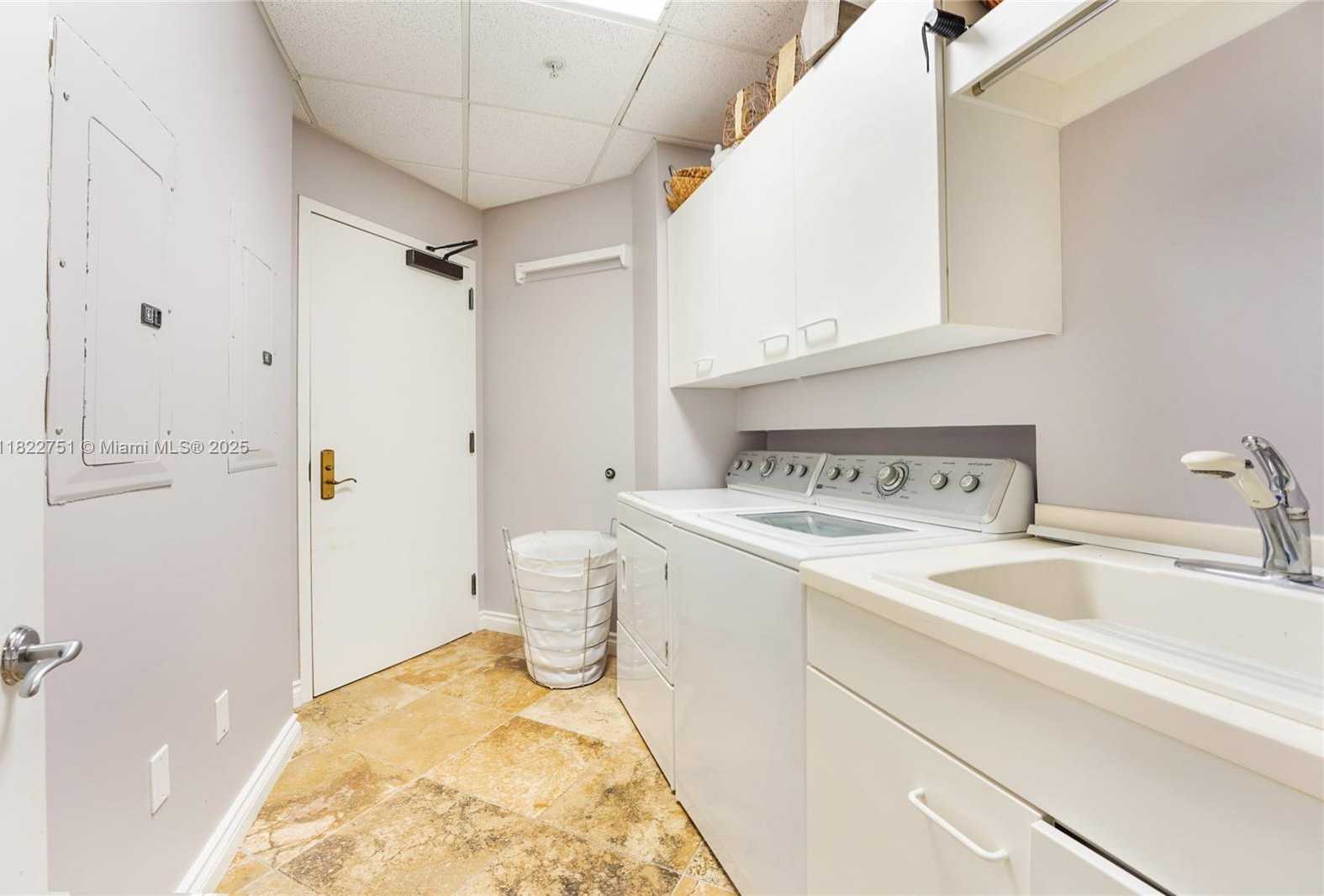 Small Image of 13611 DEERING BAY DR #101, Coral Gables Number 17