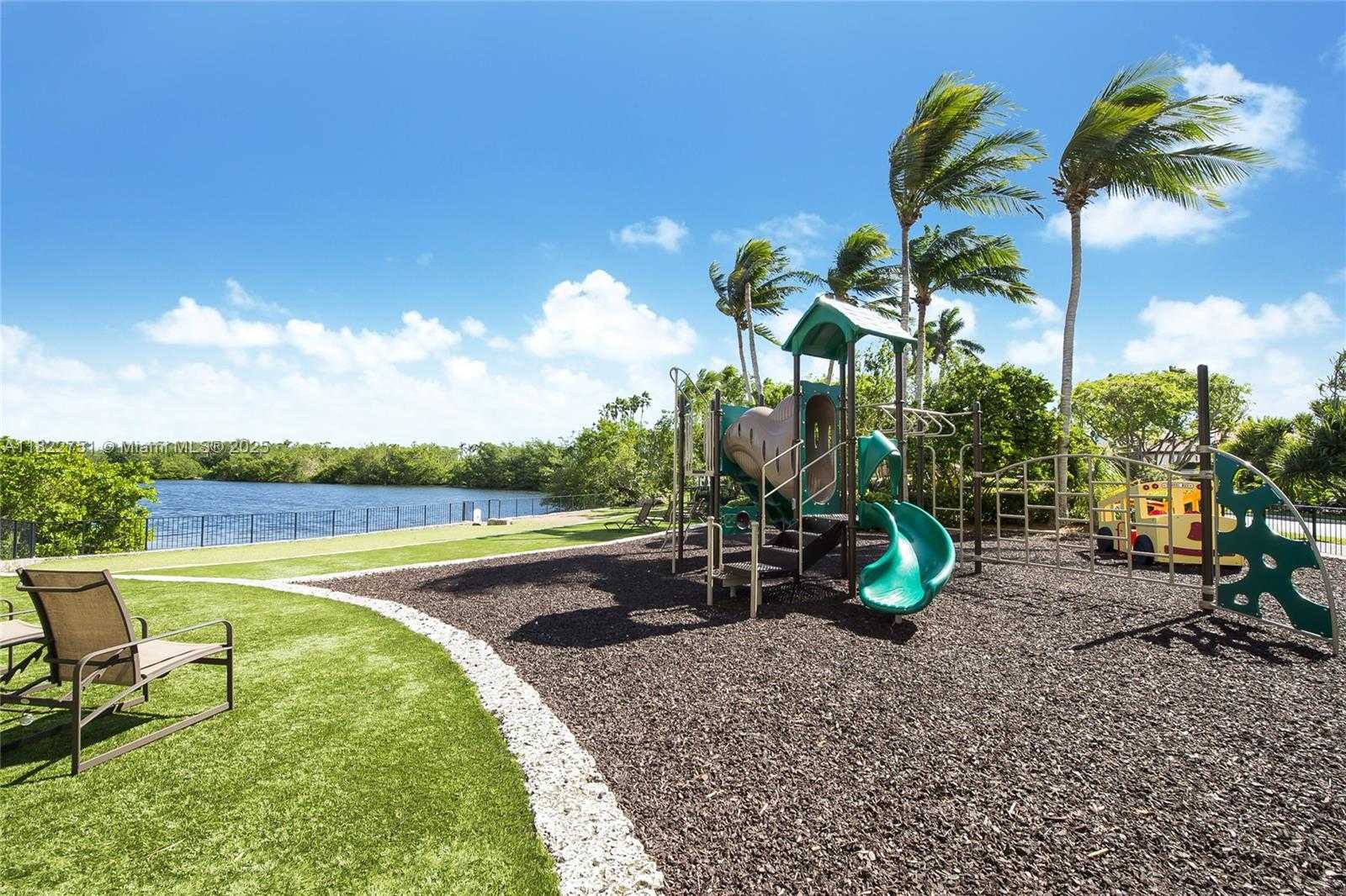 Small Image of 13611 DEERING BAY DR #101, Coral Gables Number 27