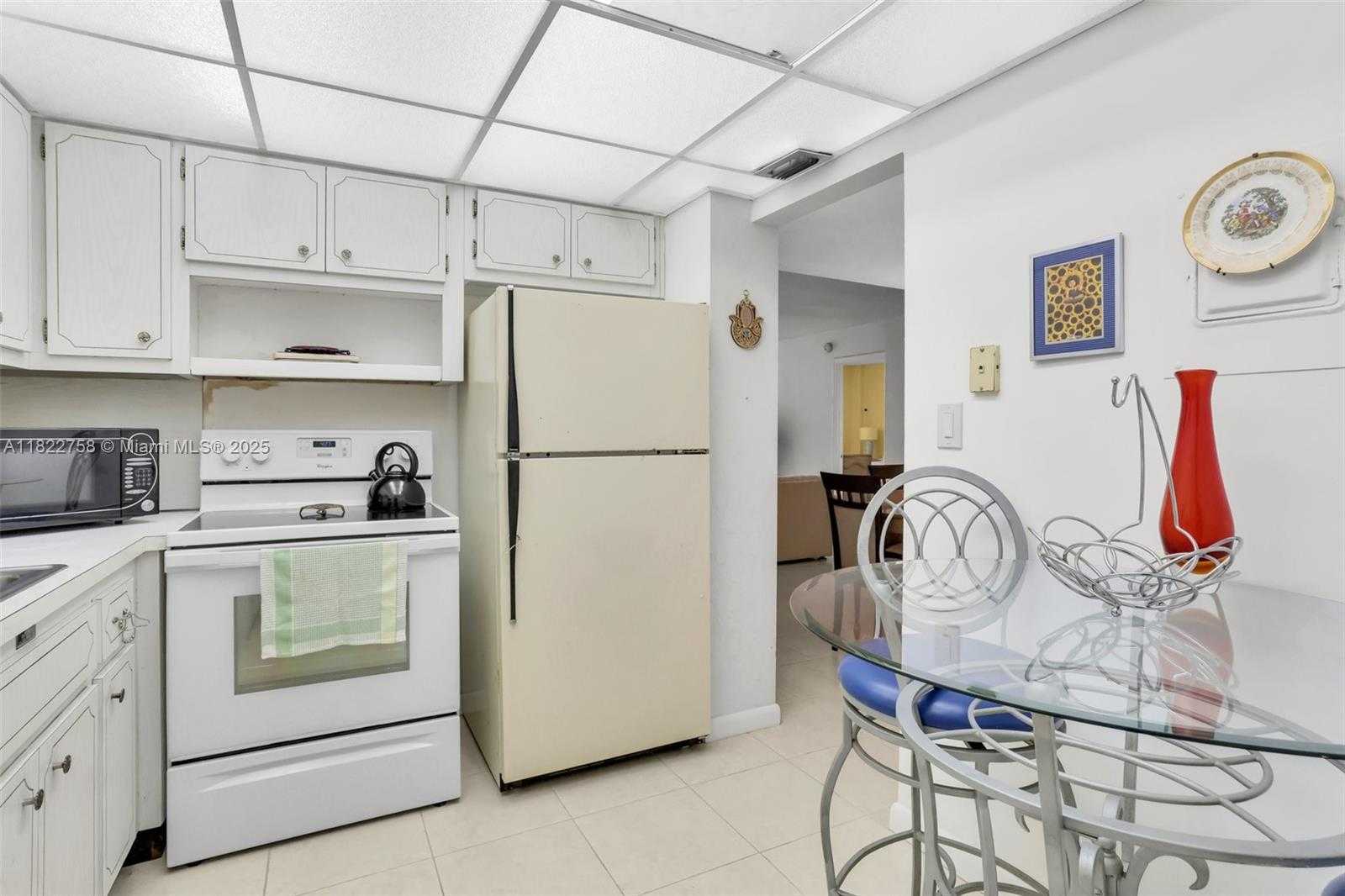 Small Image of 1020 MERIDIAN AVE #616, Miami Beach Number 22