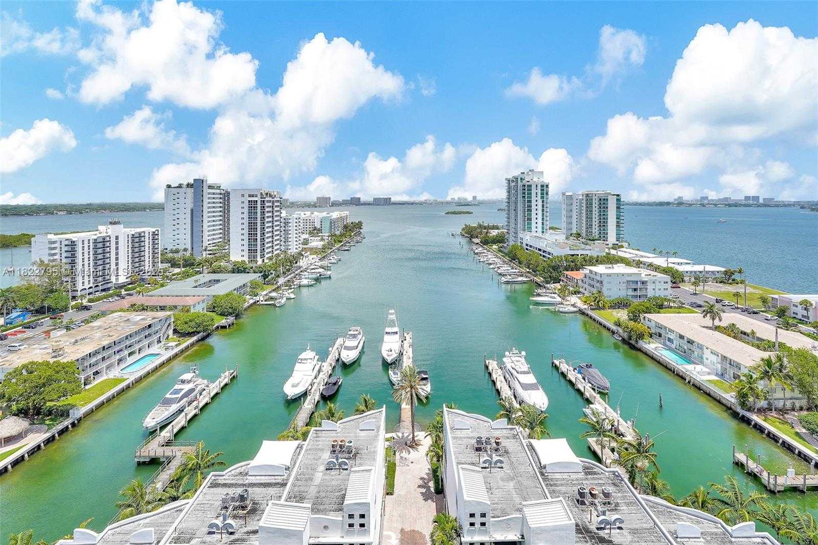 Small Image of 7900 HARBOR ISLAND DR #PH1, North Bay Village Number 20
