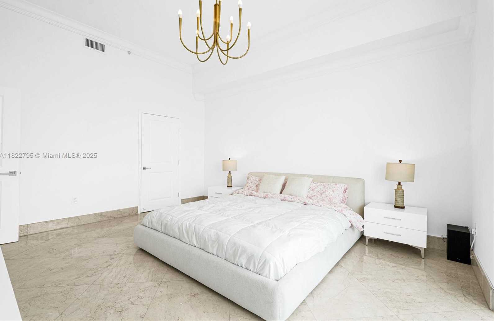 Small Image of 7900 HARBOR ISLAND DR #PH1, North Bay Village Number 30