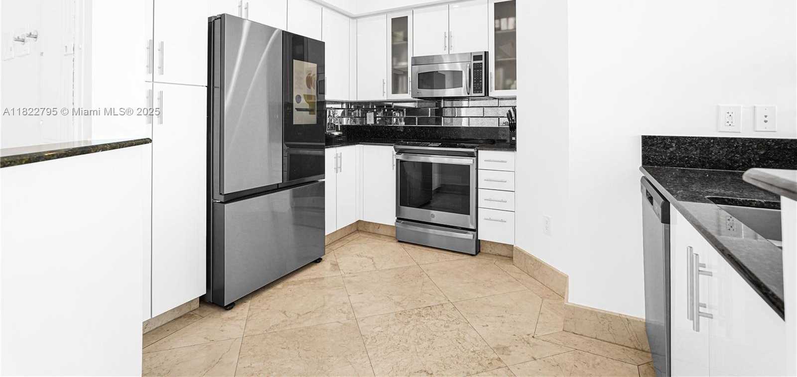 Small Image of 7900 HARBOR ISLAND DR #PH1, North Bay Village Number 31