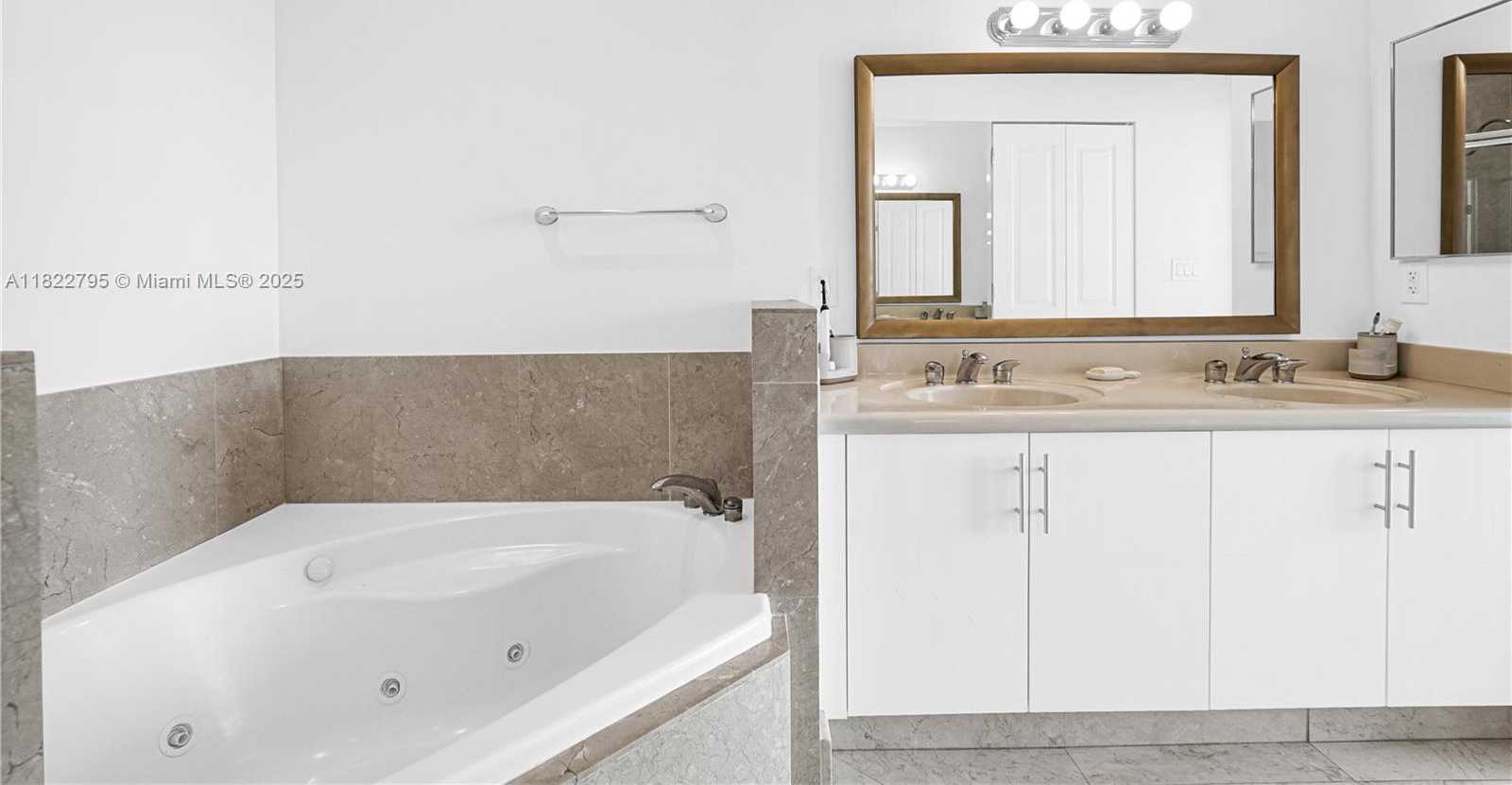 Small Image of 7900 HARBOR ISLAND DR #PH1, North Bay Village Number 37