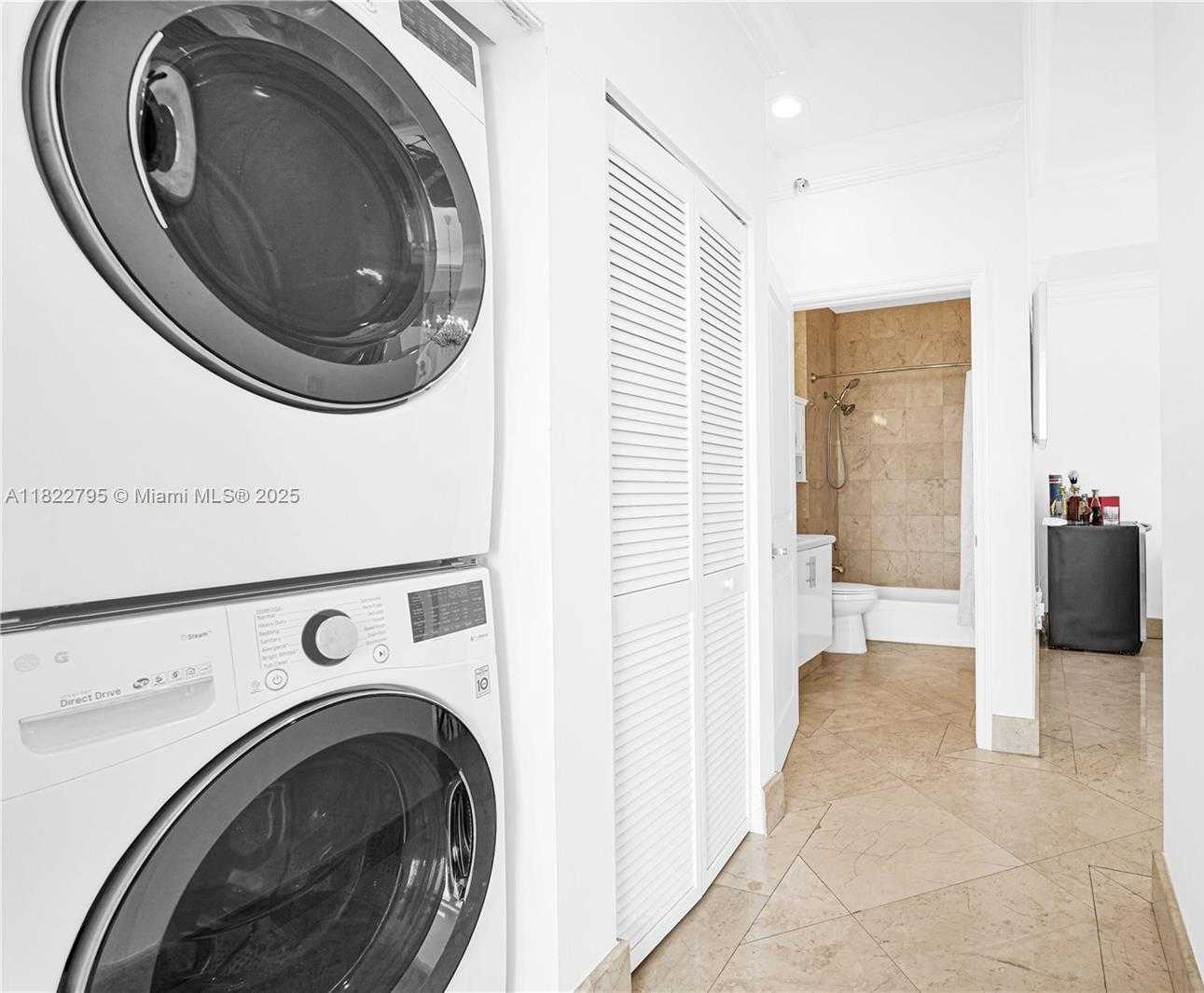 Small Image of 7900 HARBOR ISLAND DR #PH1, North Bay Village Number 48