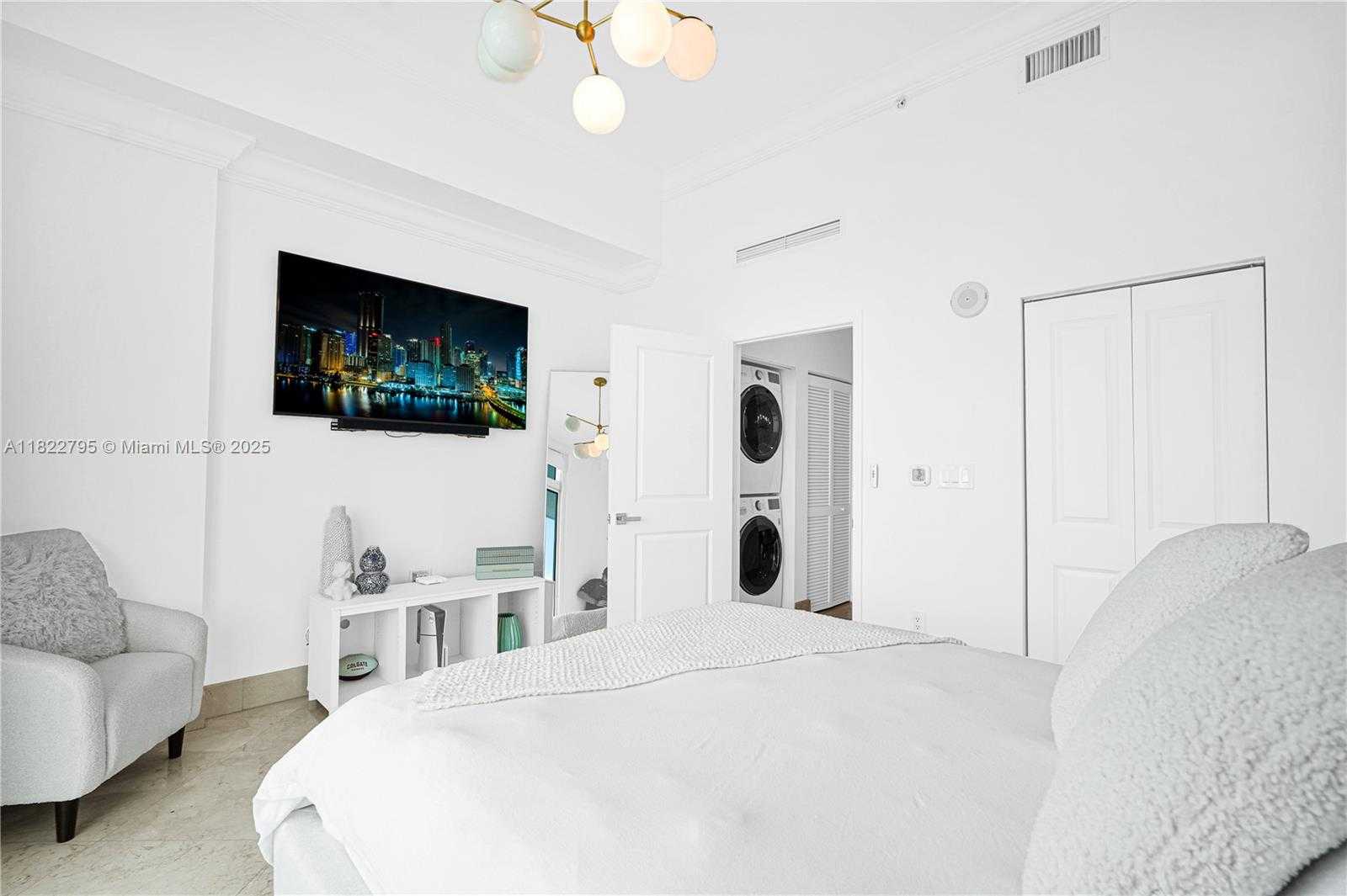 Small Image of 7900 HARBOR ISLAND DR #PH1, North Bay Village Number 54