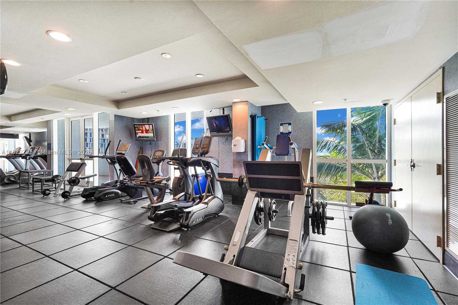 Small Image of 7900 HARBOR ISLAND DR #PH1, North Bay Village Number 58