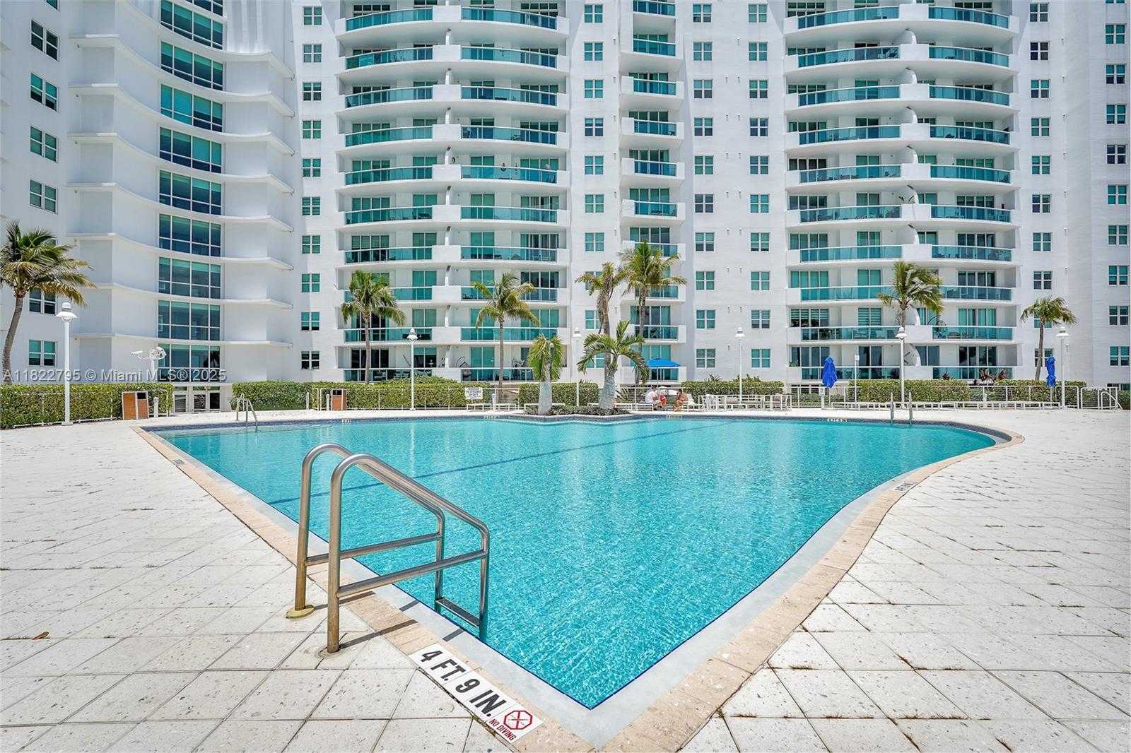 Small Image of 7900 HARBOR ISLAND DR #PH1, North Bay Village Number 60
